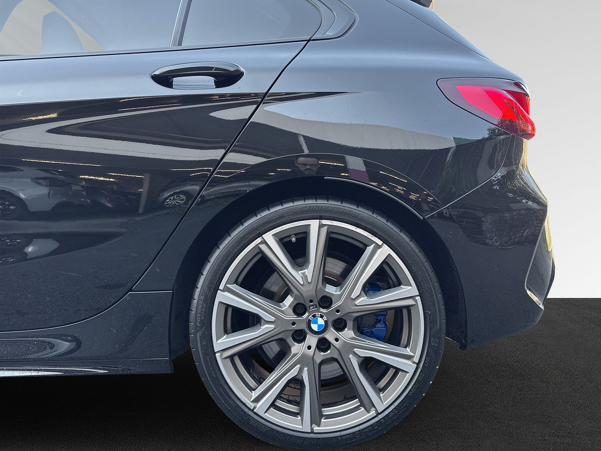 BMW M135i xDrive Steptronic-image-8