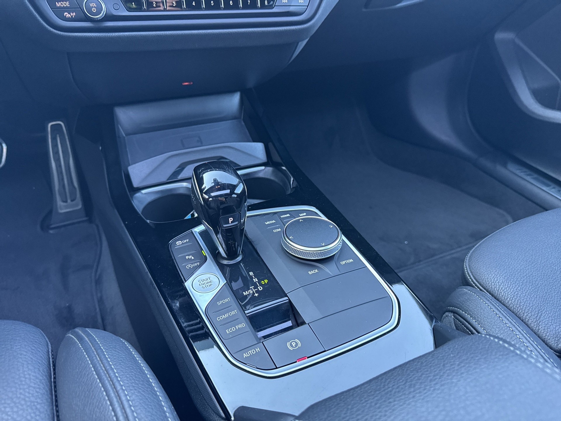 BMW M135i xDrive Steptronic-image-12
