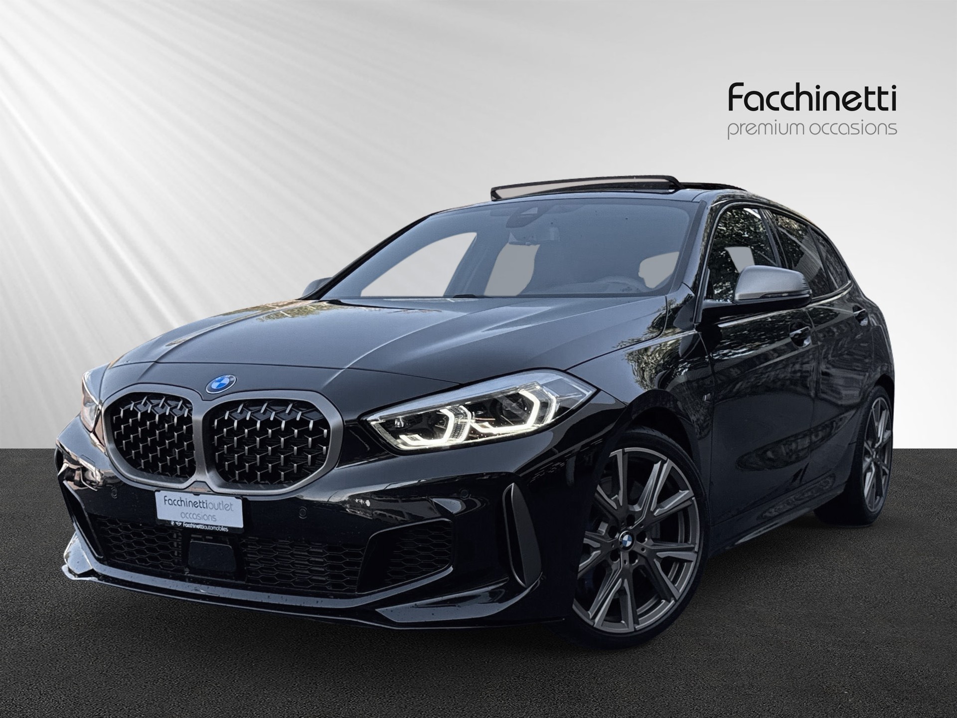 BMW M135i xDrive Steptronic-image-0