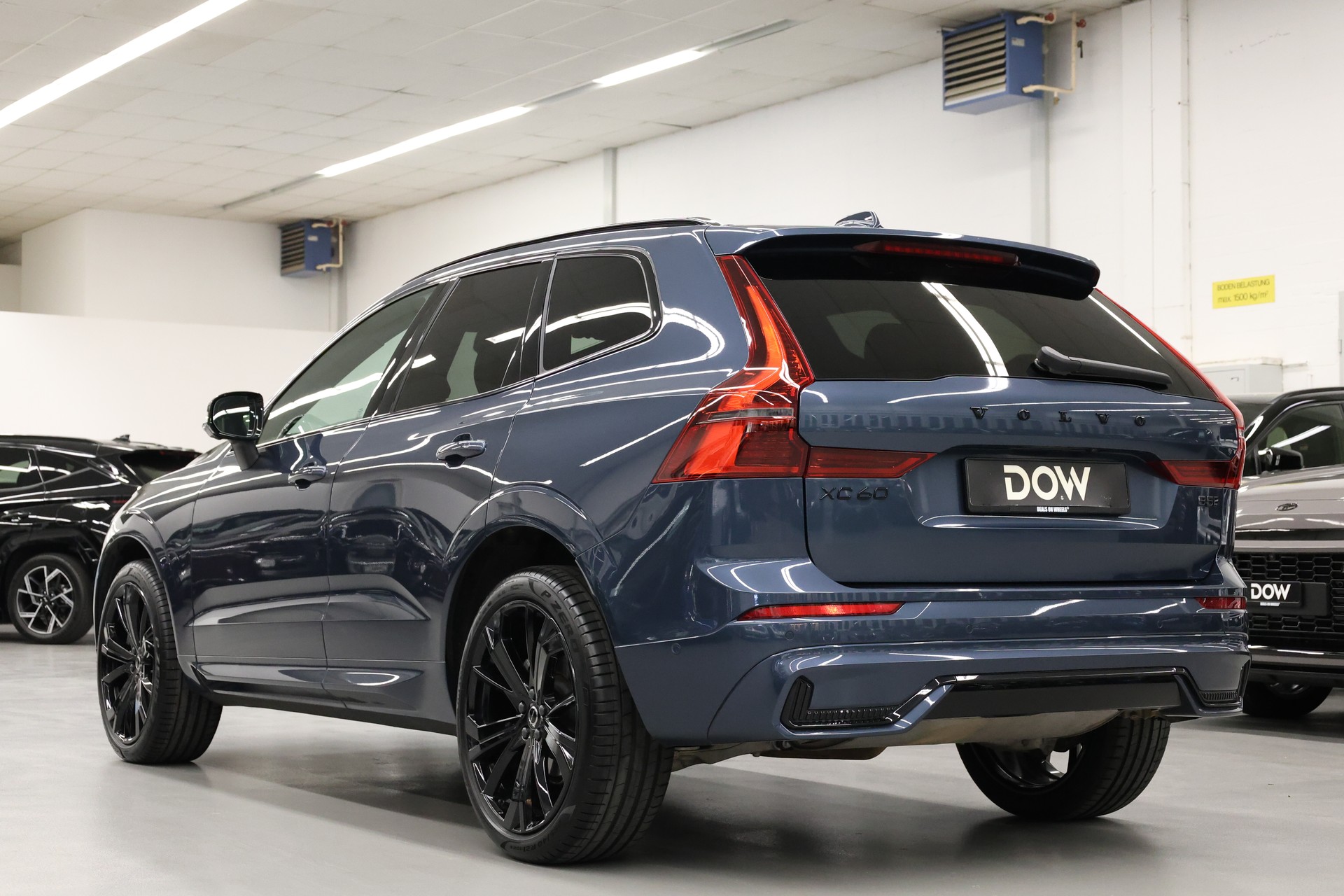 VOLVO XC60 2.0 B5 MH Black Edition AWD-image-7