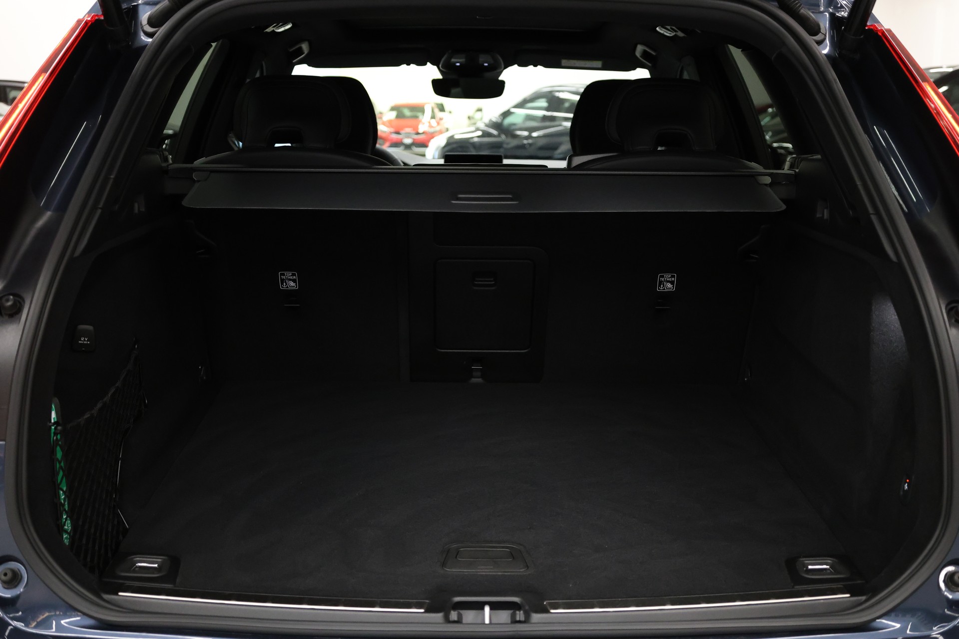 VOLVO XC60 2.0 B5 MH Black Edition AWD-image-14