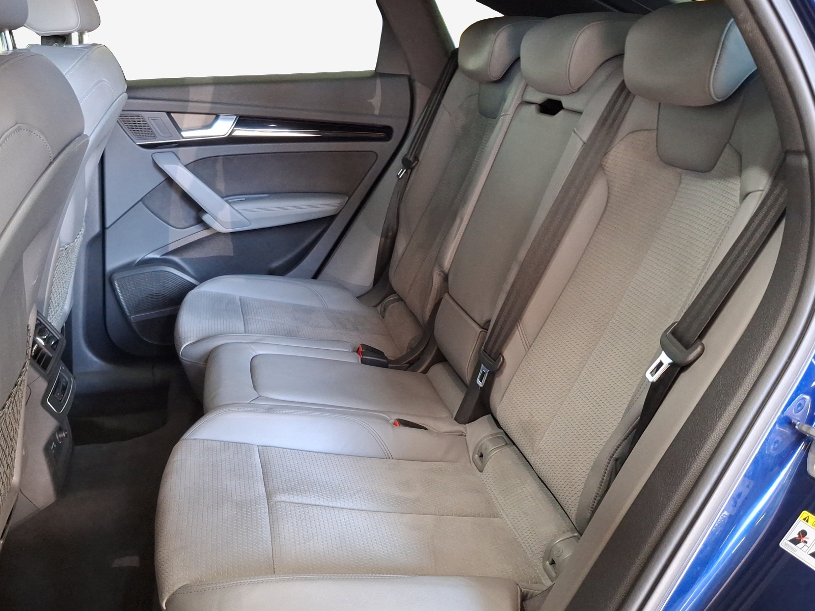AUDI Q5 Sportback 40 TDI S line quattro S-tronic-image-11