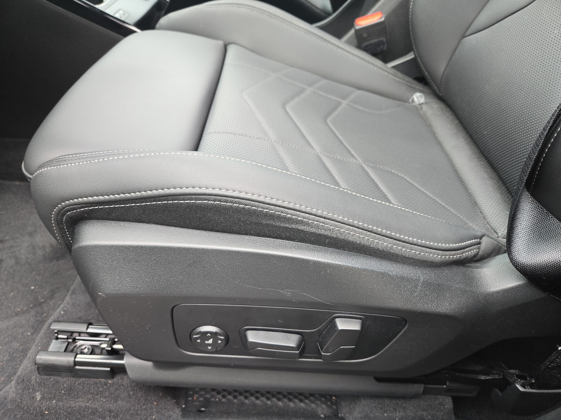 BMW X1 sDrive 20i 48V M Sport-image-18