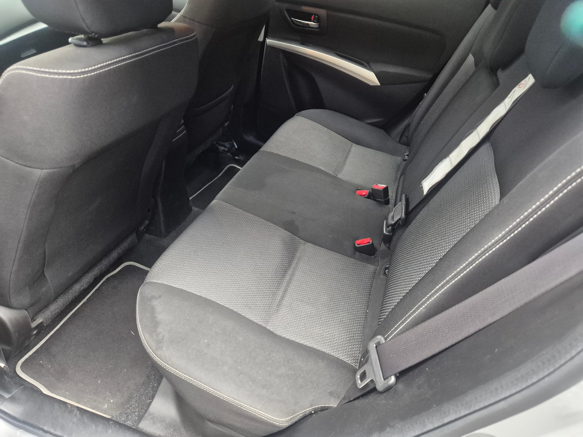 SUZUKI SX4 S-Cross 1.6 TD Sergio Cellano Top 4WD-image-8