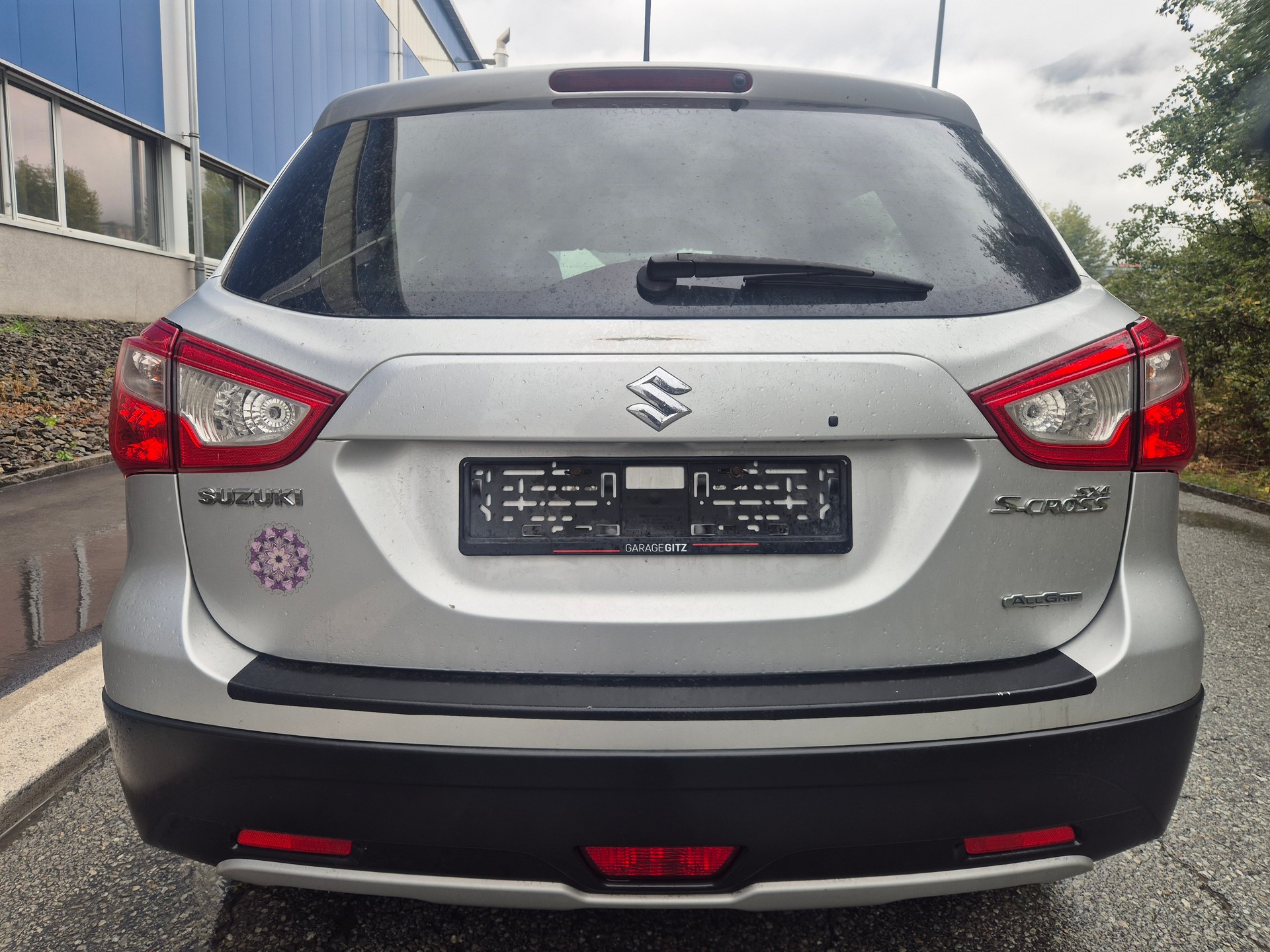 SUZUKI SX4 S-Cross 1.6 TD Sergio Cellano Top 4WD-image-3