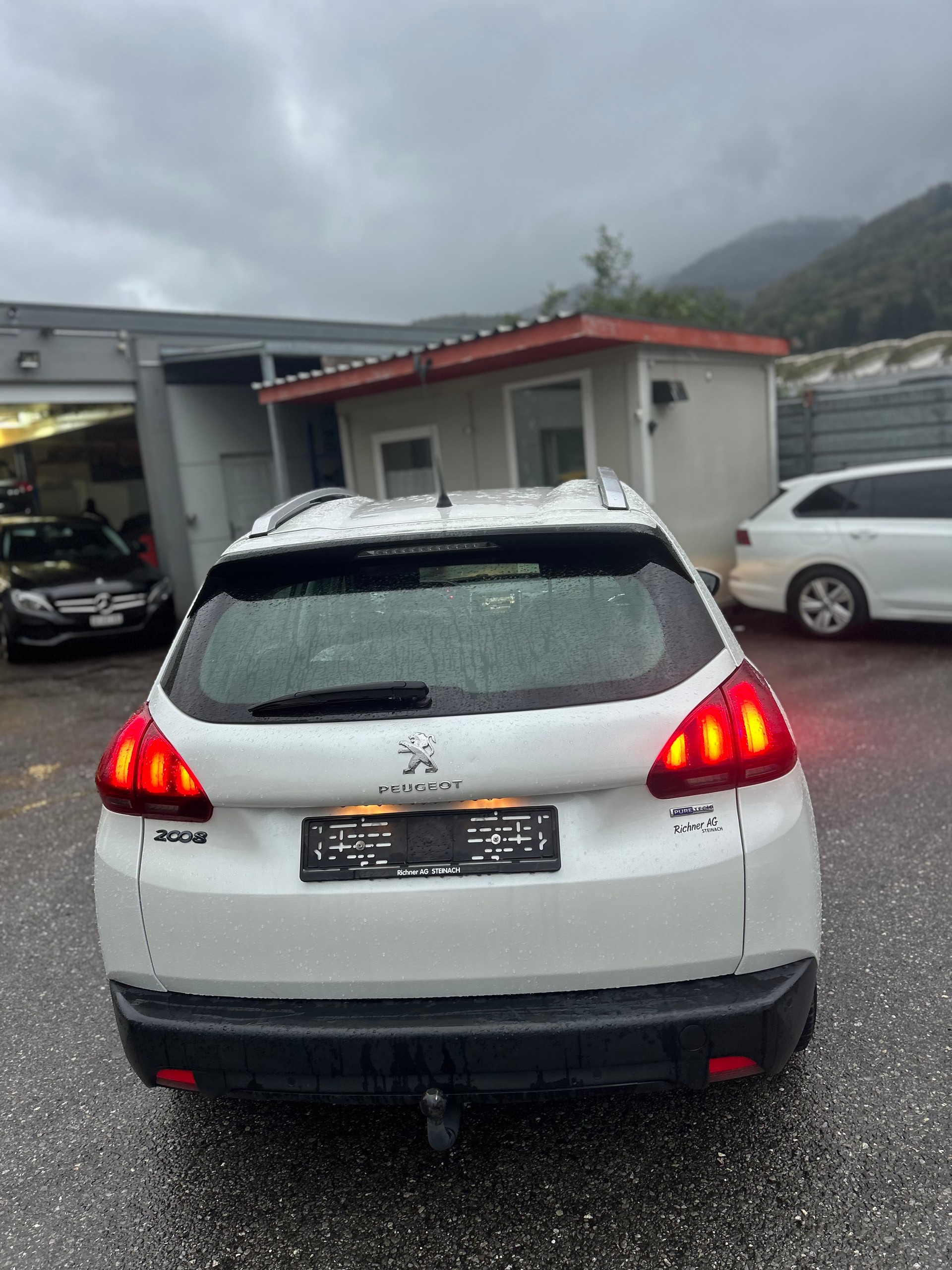 PEUGEOT 2008 1.2 PureTech Active-image-6