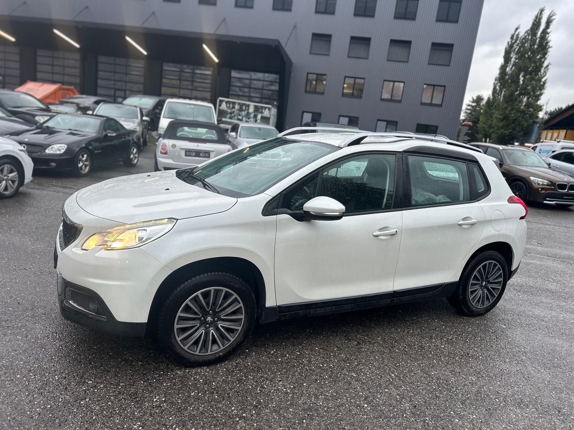 PEUGEOT 2008 1.2 PureTech Active-image-11