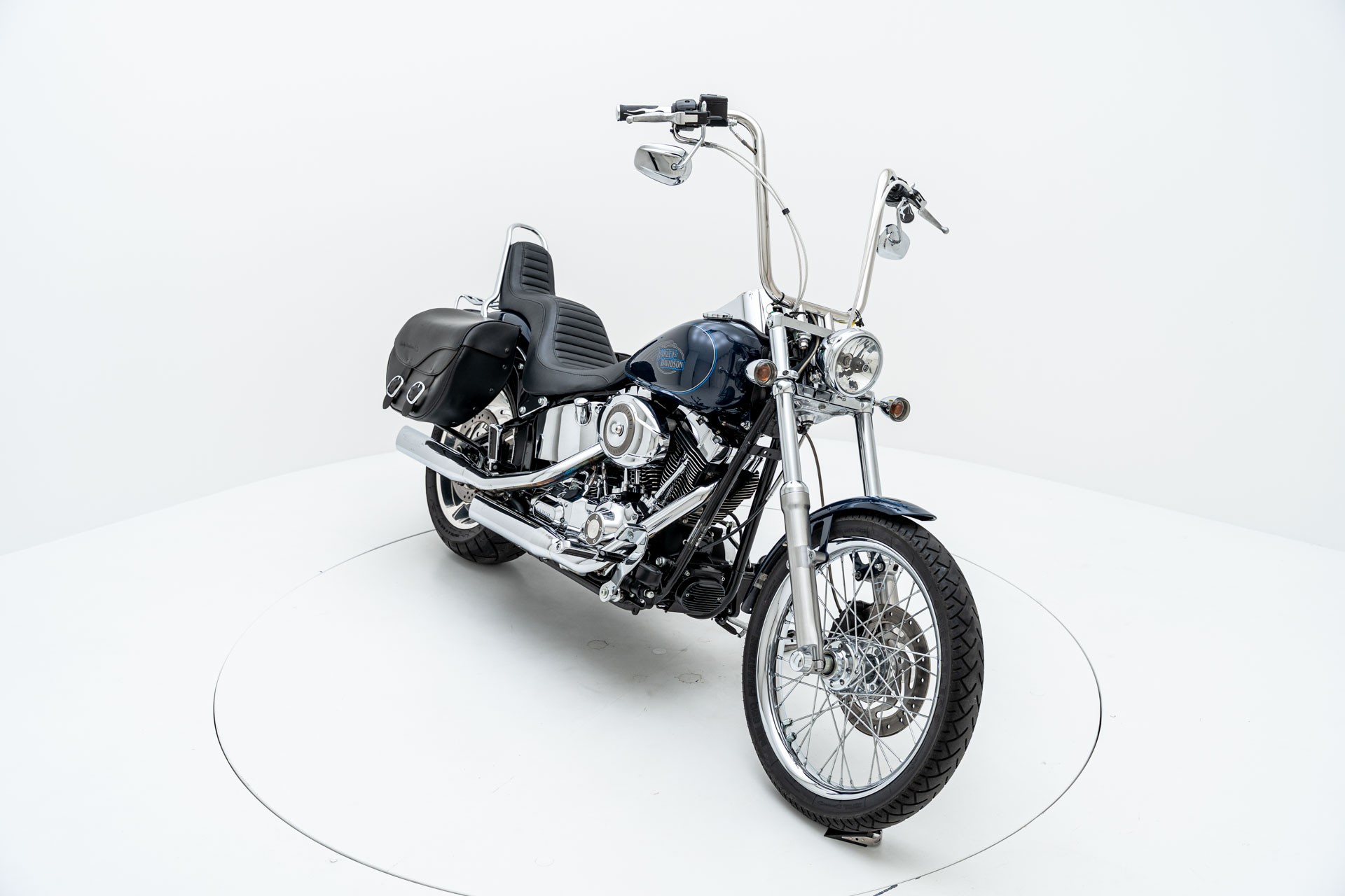 HARLEY-DAVIDSON FXSTC Softail Custom Anniversary-showroom-element-1