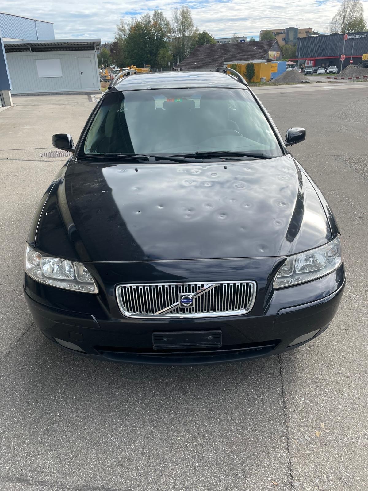 VOLVO V70 2.4 Momentum-image-0