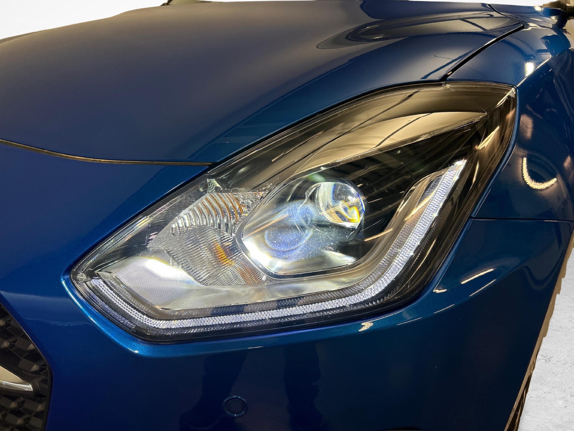 SUZUKI Swift 1.2 Piz Sulai Top Hybrid 4x4-image-15