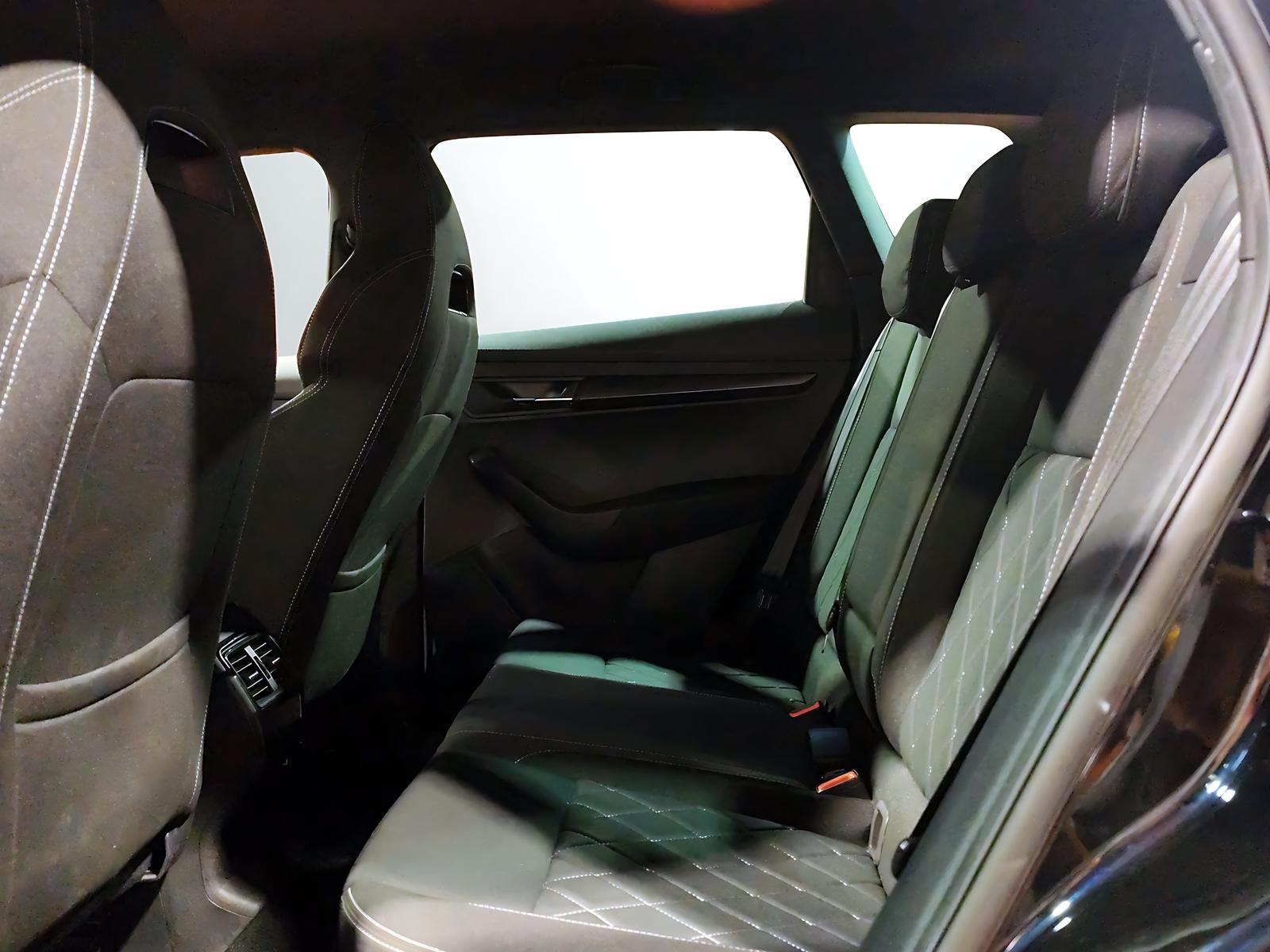 SKODA Karoq 2.0 TSI SportLine DSG 4x4-image-15