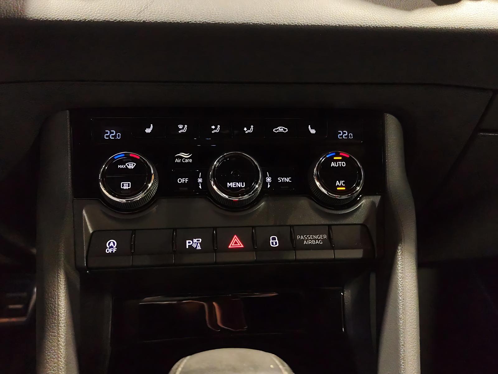 SKODA Karoq 2.0 TSI SportLine DSG 4x4-image-13