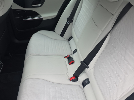 MERCEDES-BENZ C 300 4M AMG Line-image-8