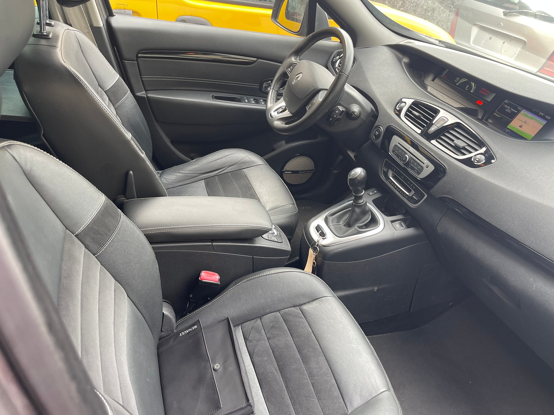 RENAULT Grand Scénic 1.2 16V Turbo Swiss Edition-image-8