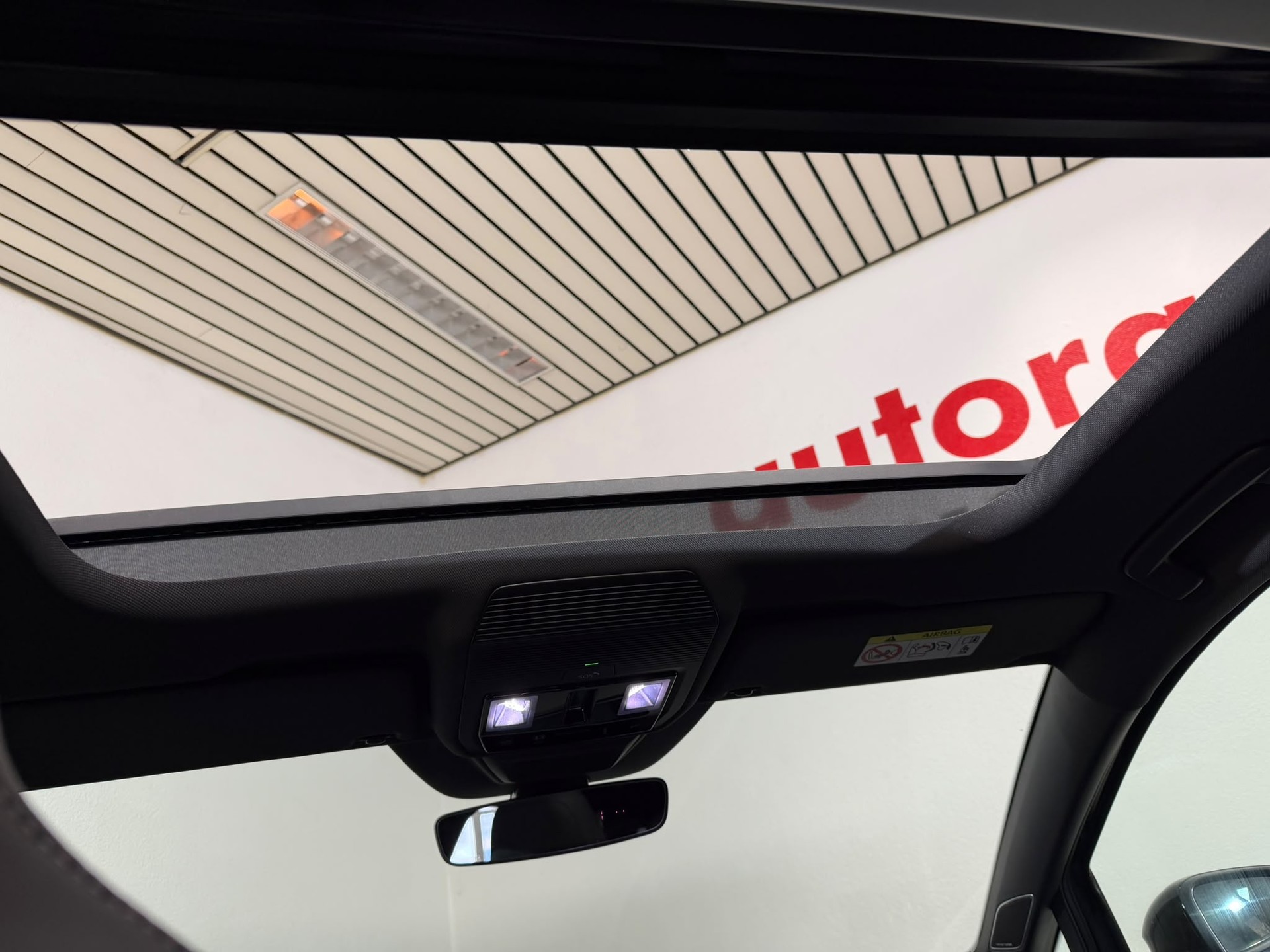 VW Golf 2.0 TSI R-Line DSG 4 Motion-image-9