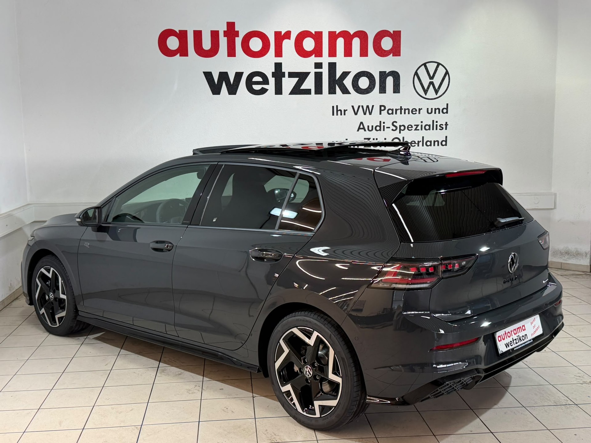 VW Golf 2.0 TSI R-Line DSG 4 Motion-image-2