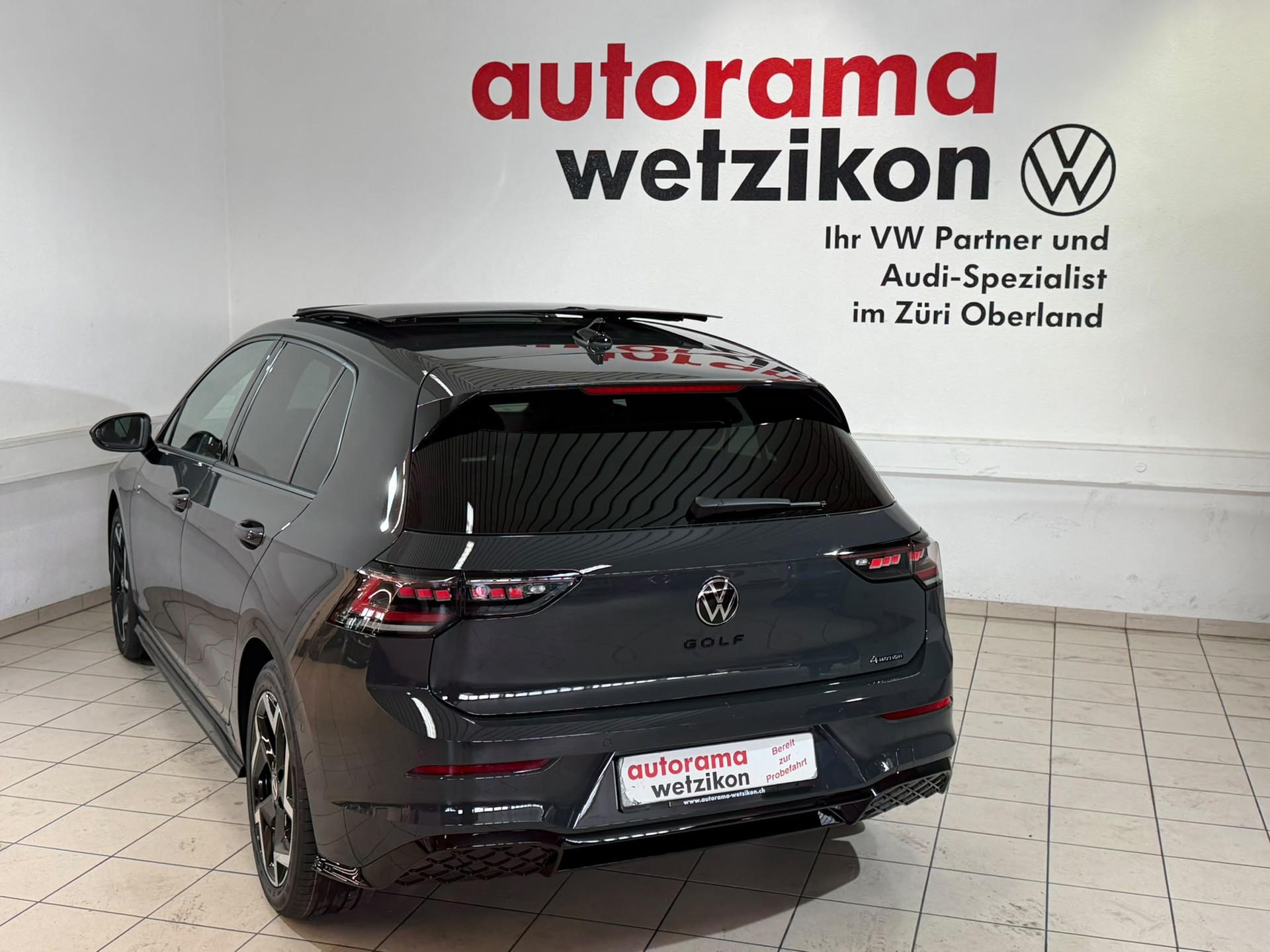 VW Golf 2.0 TSI R-Line DSG 4 Motion-image-3