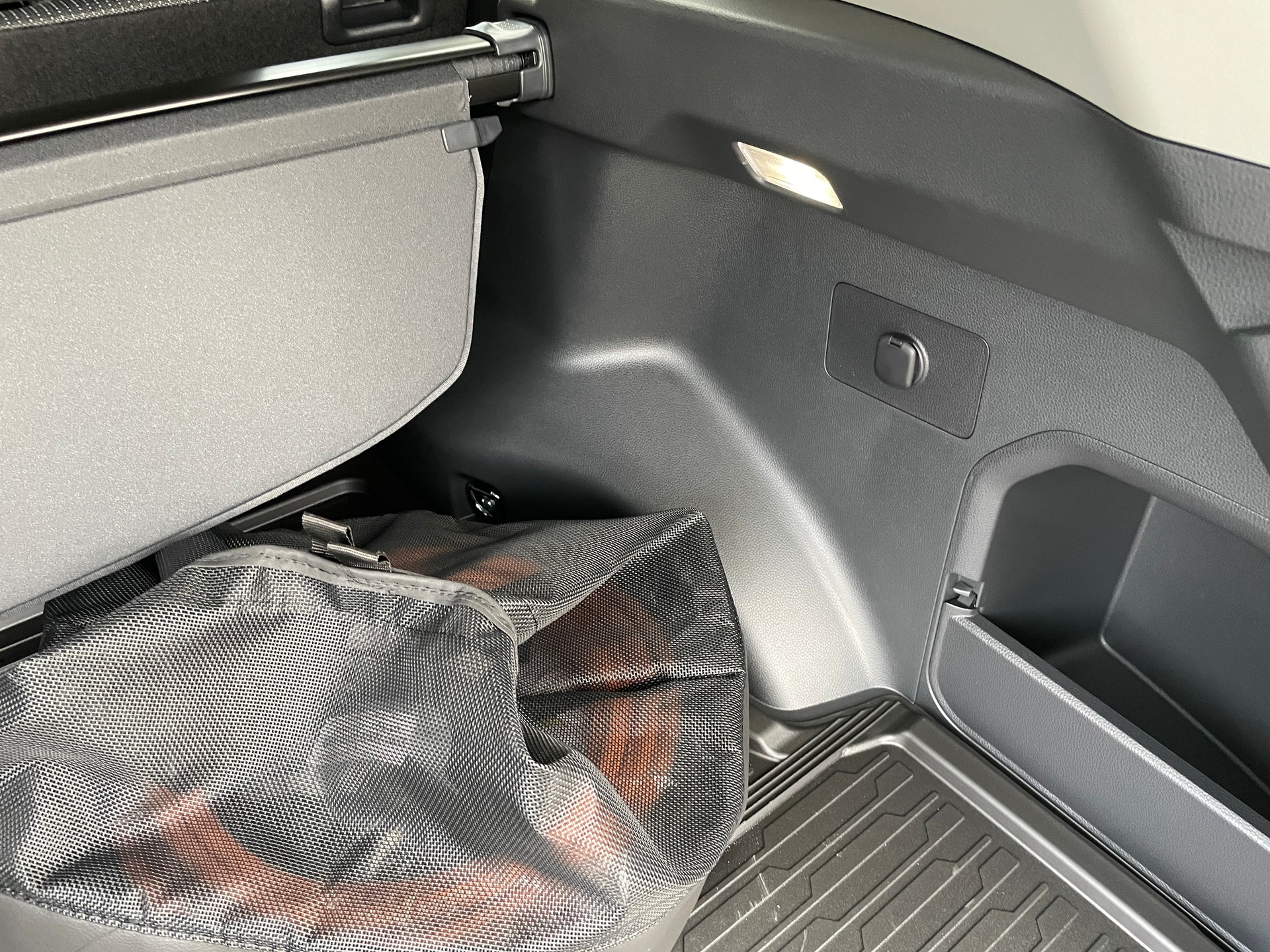 TOYOTA RAV-4 2.5 PHEV Trend e-CVT AWD, NEW RAV4!-image-9
