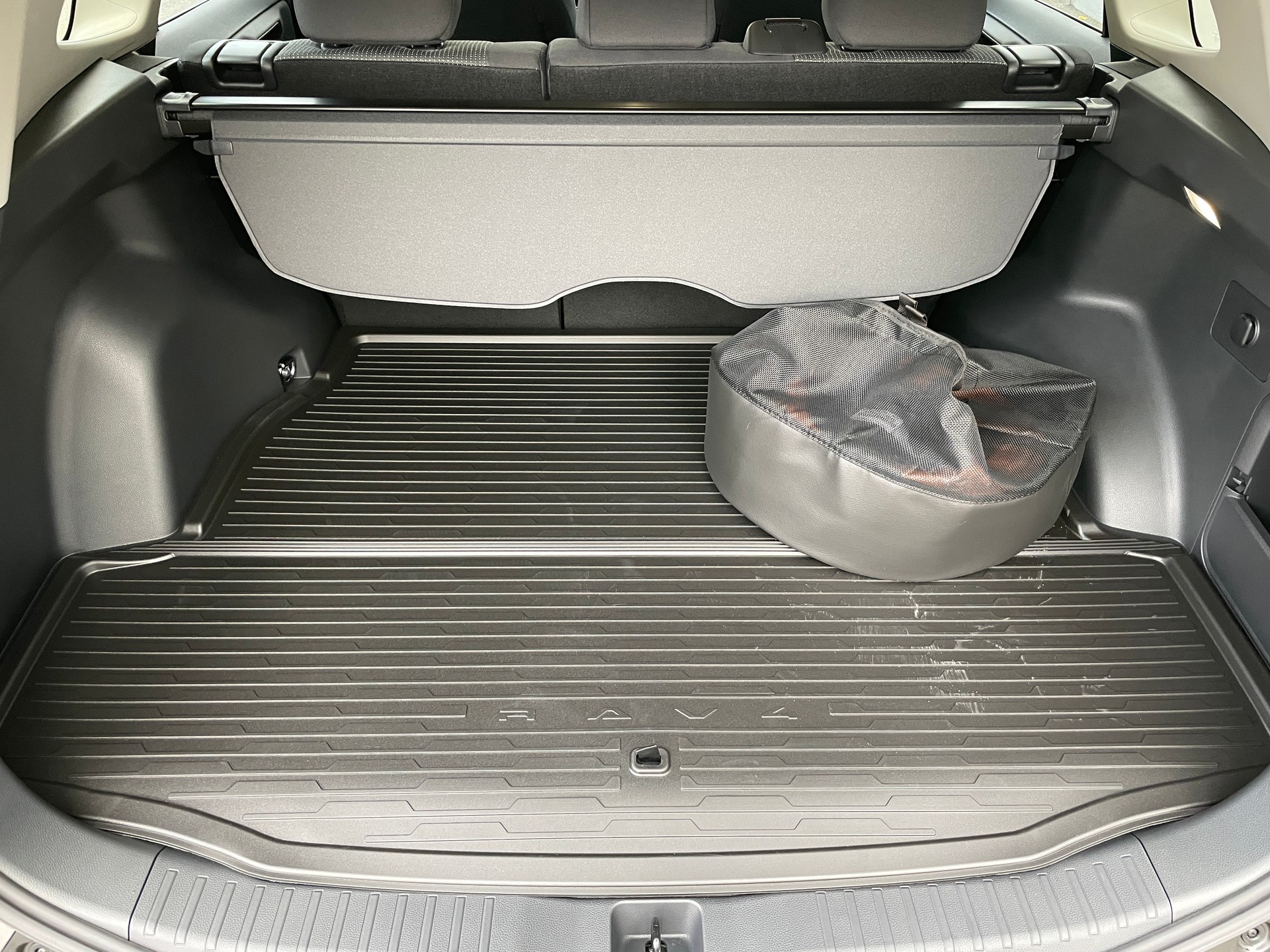 TOYOTA RAV-4 2.5 PHEV Trend e-CVT AWD, NEW RAV4!-image-8
