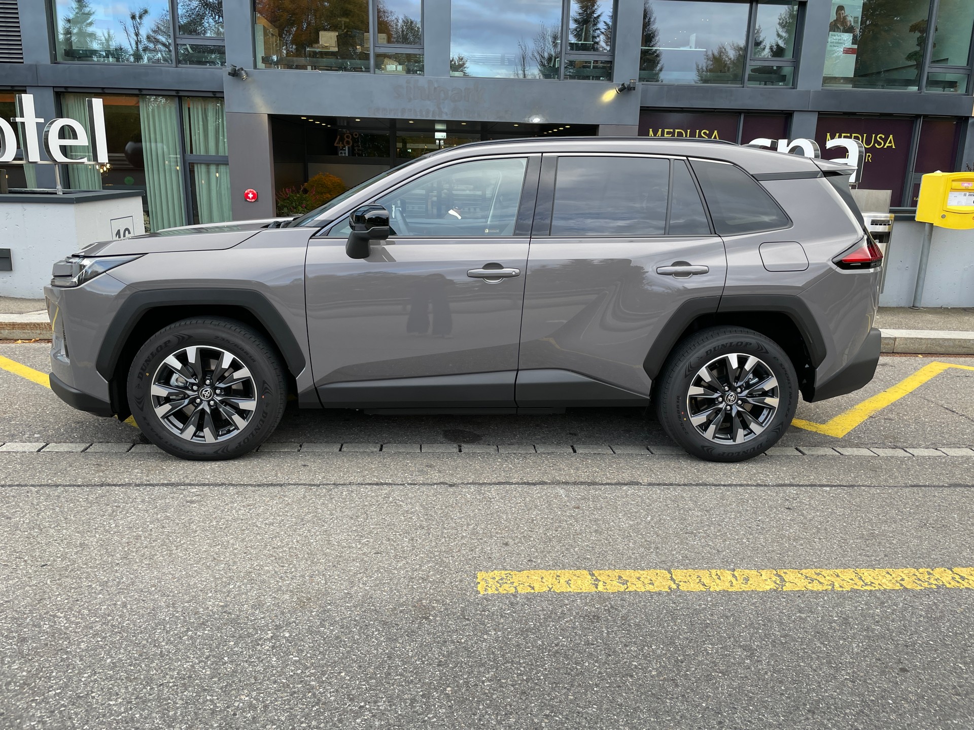 TOYOTA RAV-4 2.5 PHEV Trend e-CVT AWD, NEW RAV4!-image-12