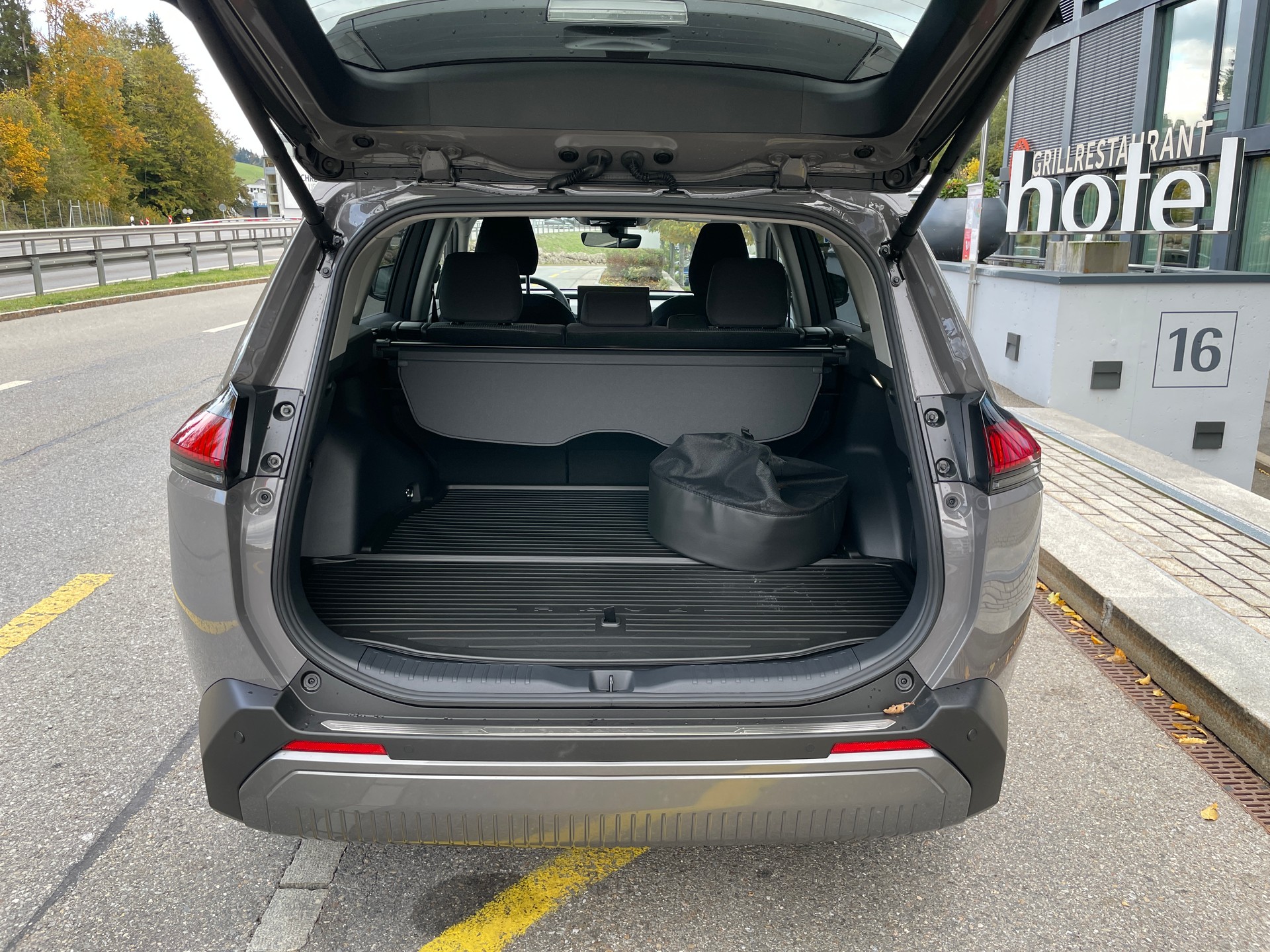 TOYOTA RAV-4 2.5 PHEV Trend e-CVT AWD, NEW RAV4!-image-6