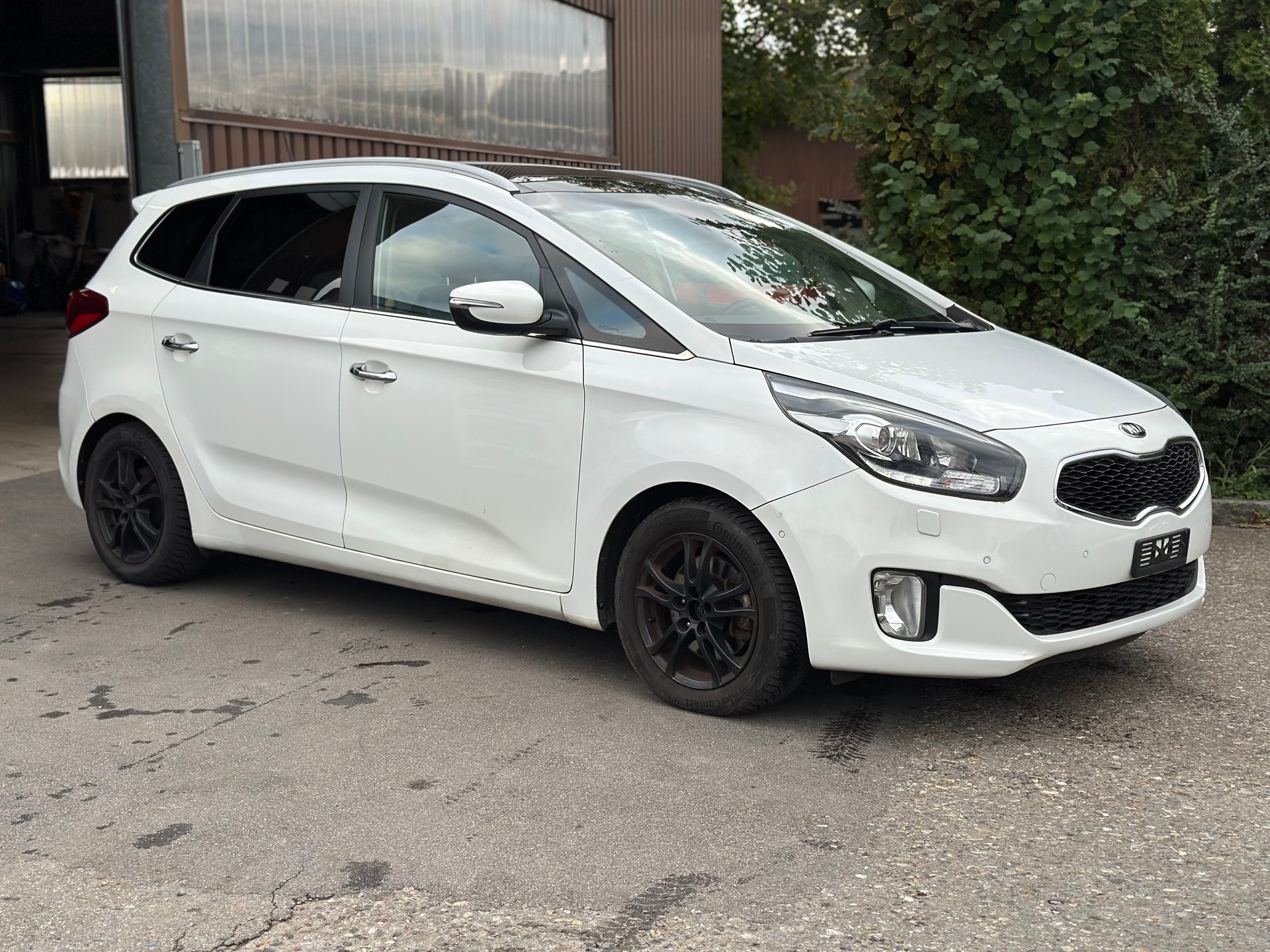 KIA Carens 1.7 CRDi Style-image-1