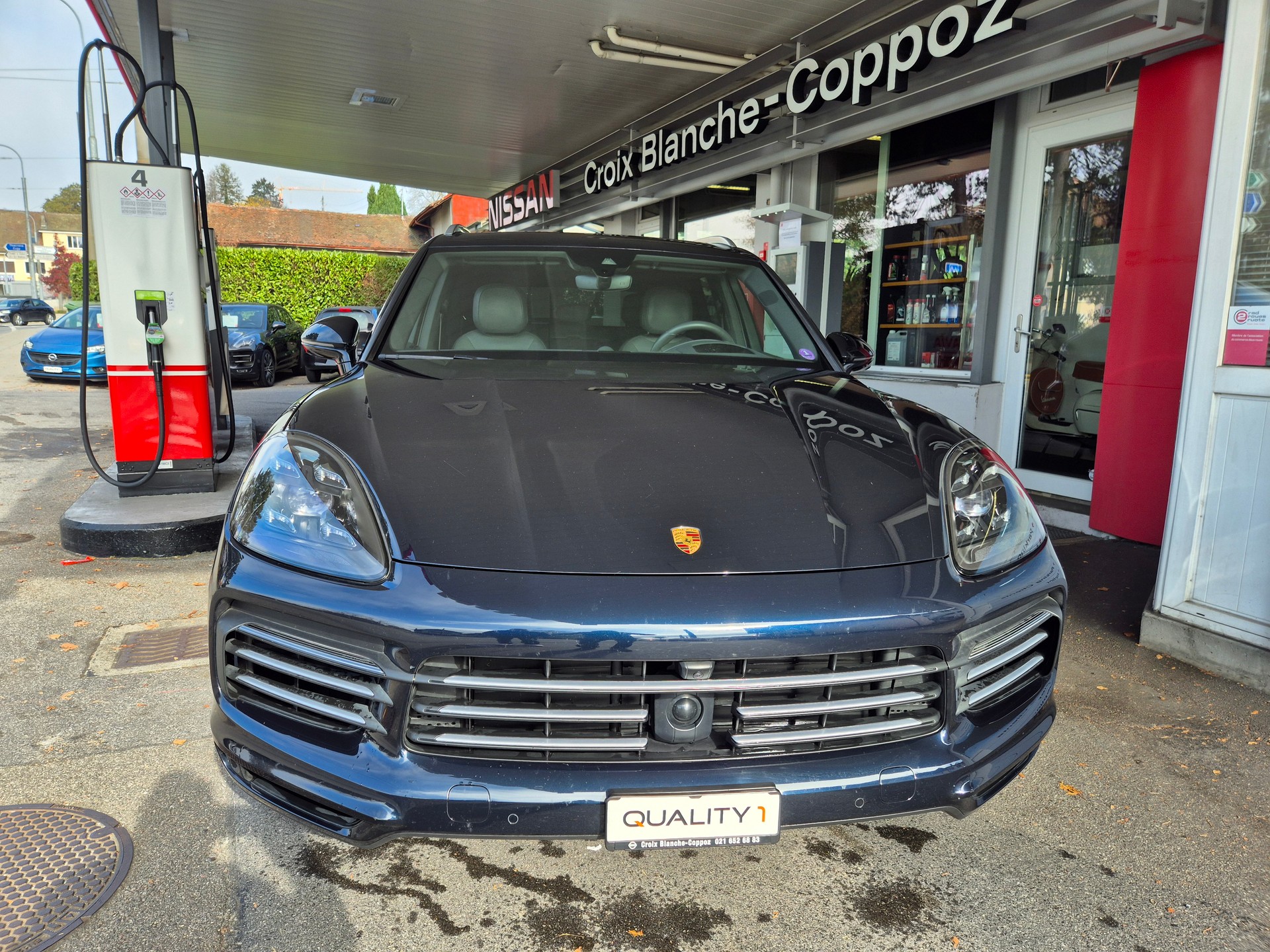 PORSCHE Cayenne E-Hybrid-image-1