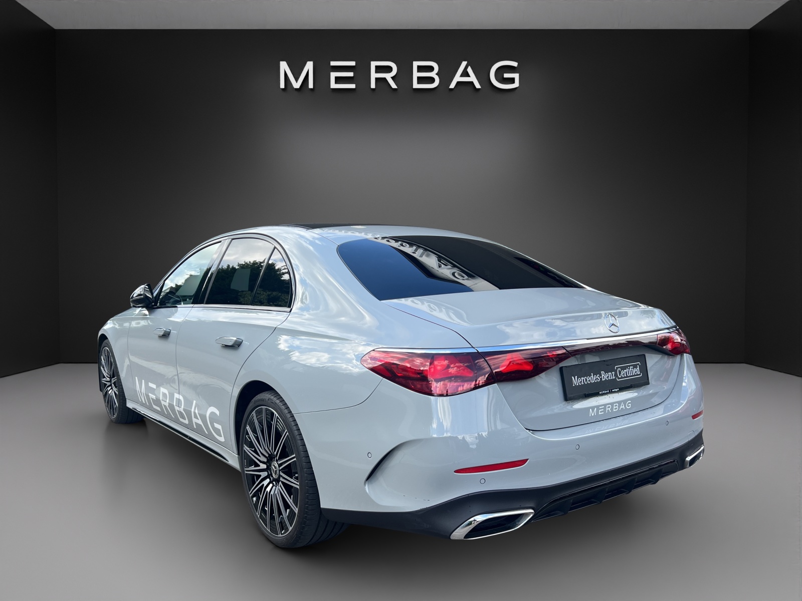 MERCEDES-BENZ E 220 d 4Matic 9G-Tronic-image-4