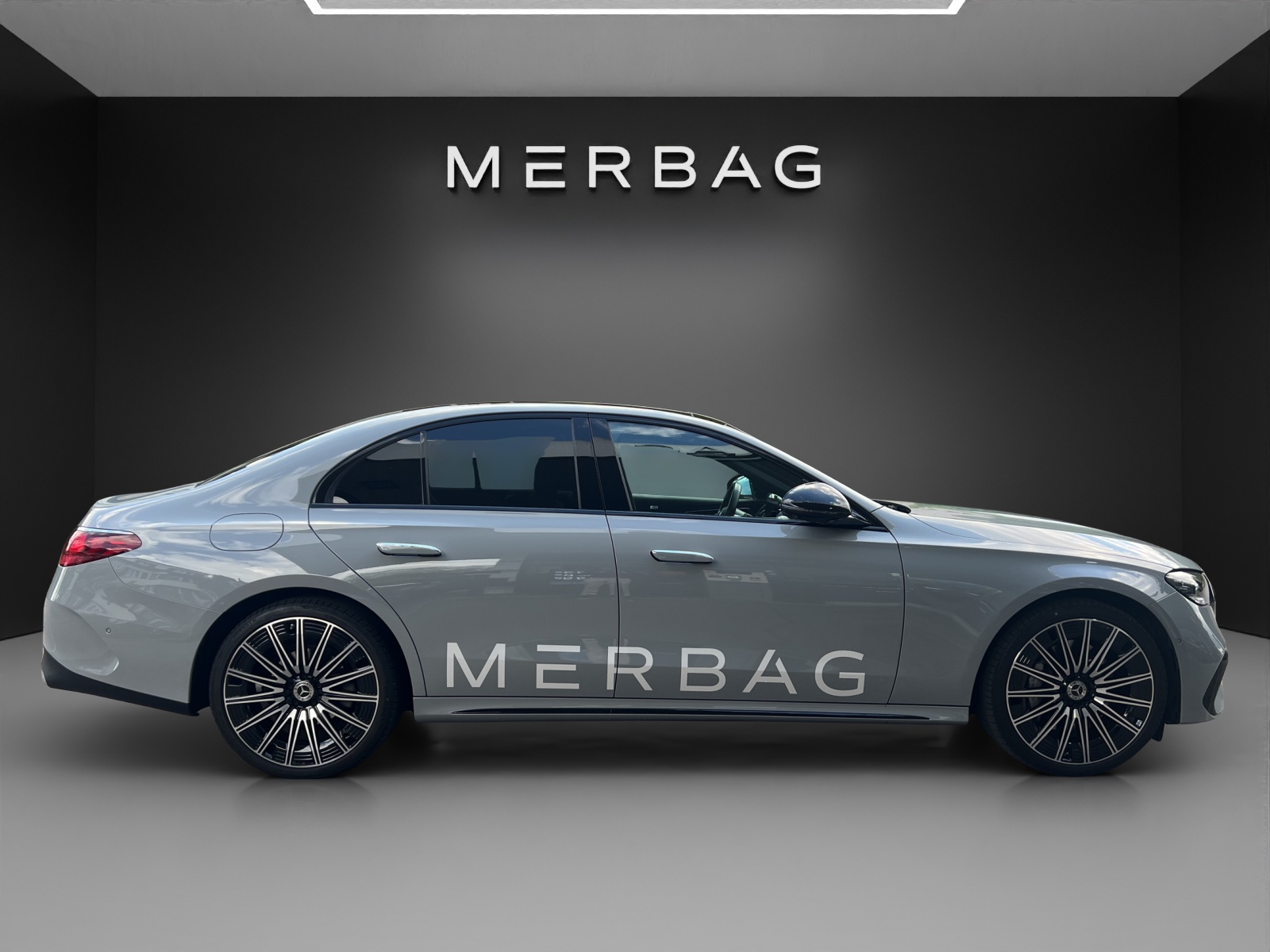 MERCEDES-BENZ E 220 d 4Matic 9G-Tronic-image-1