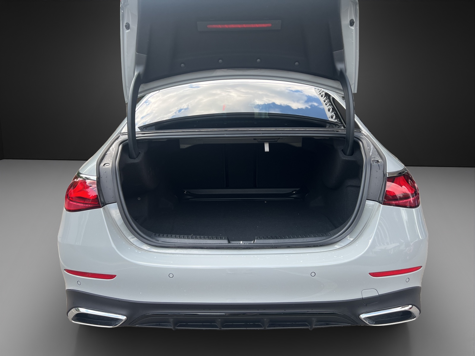 MERCEDES-BENZ E 220 d 4Matic 9G-Tronic-image-13