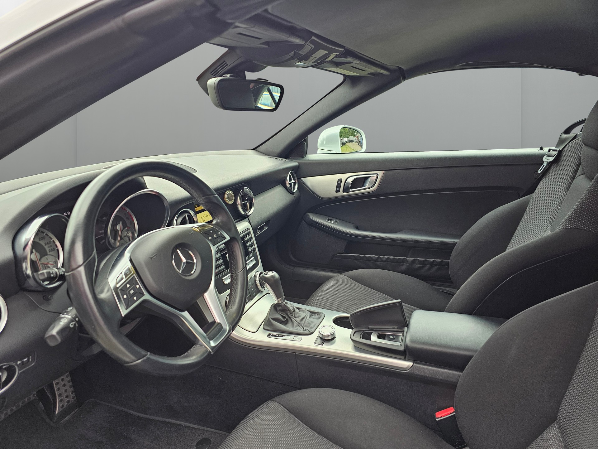 MERCEDES-BENZ SLK 200 7G-Tronic-image-12