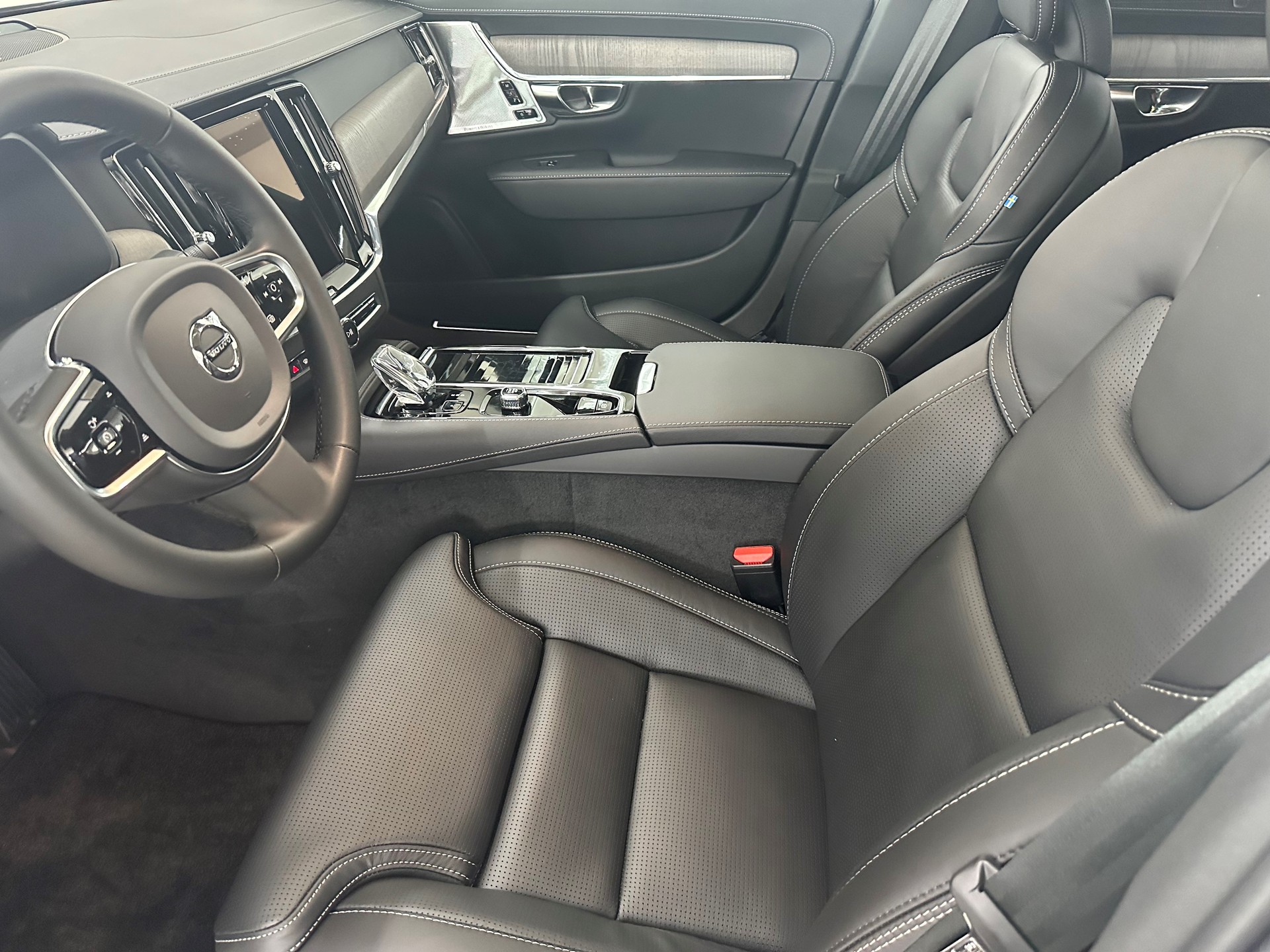 VOLVO S90 2.0 T8 TE Ultimate Dark eA-image-3