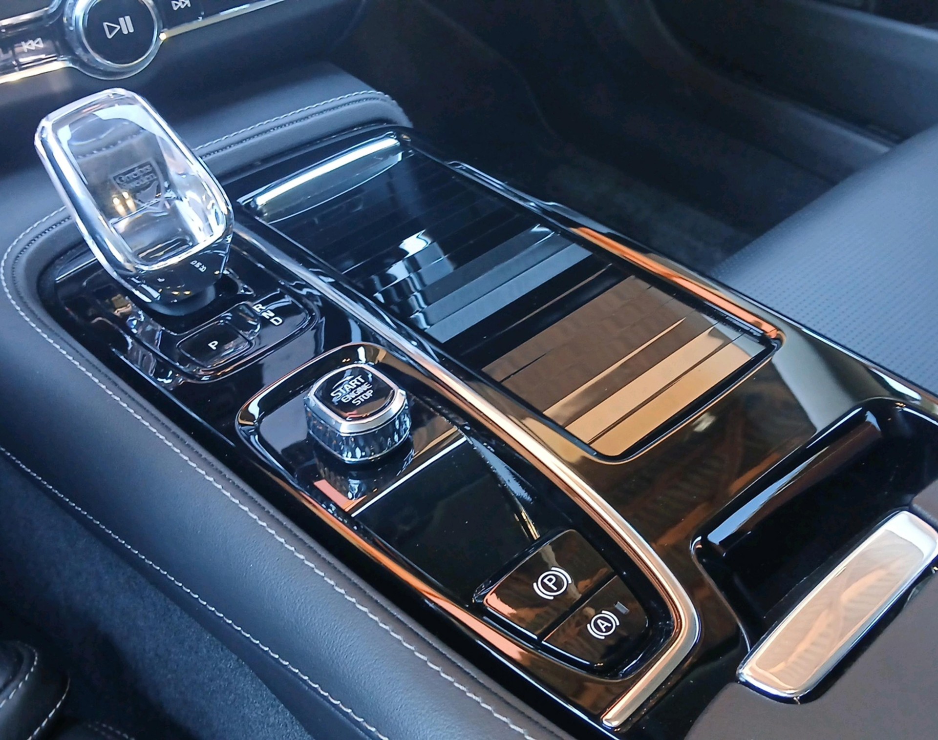 VOLVO S90 2.0 T8 TE Ultimate Dark eA-image-20