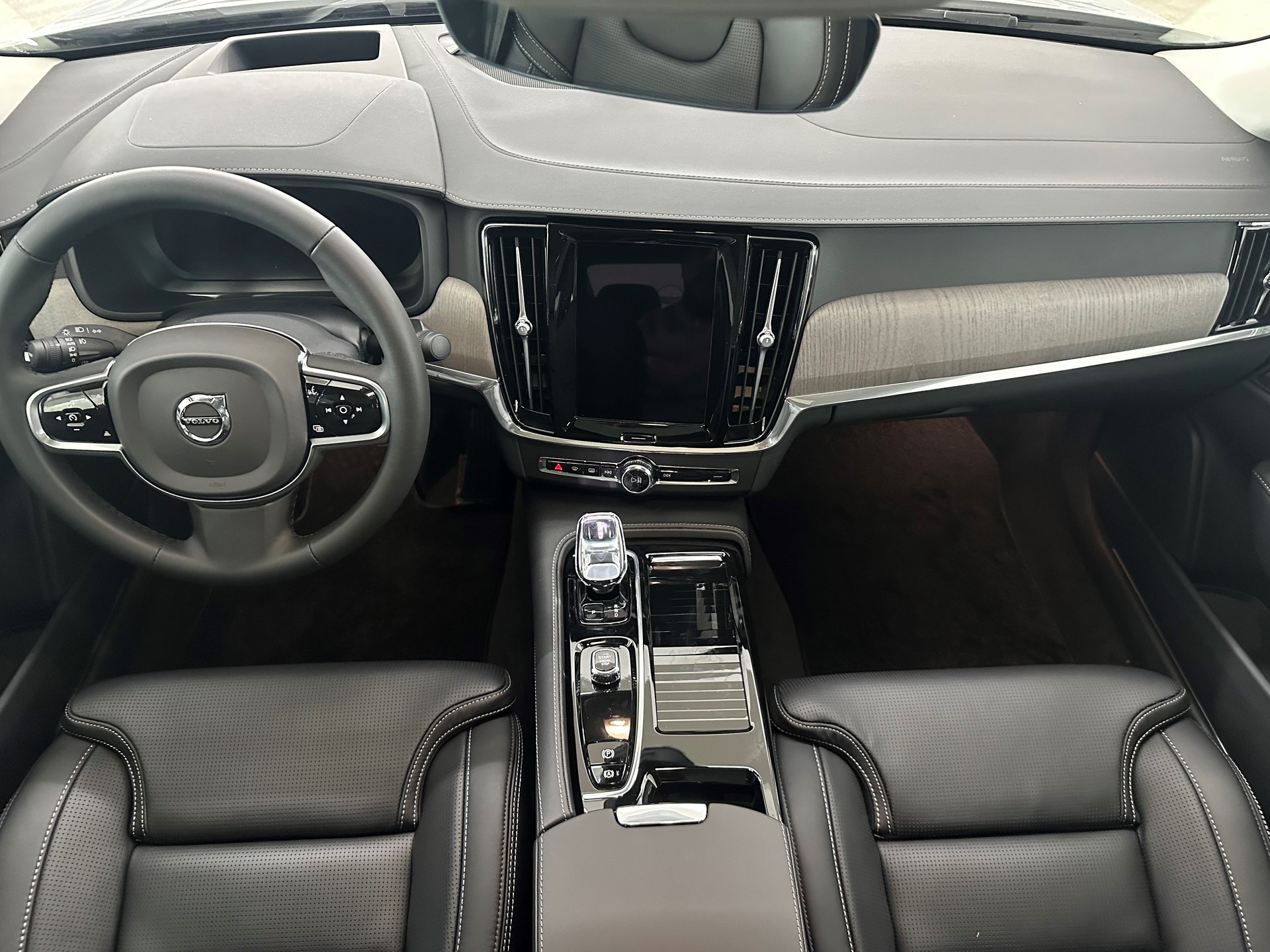 VOLVO S90 2.0 T8 TE Ultimate Dark eA-image-4