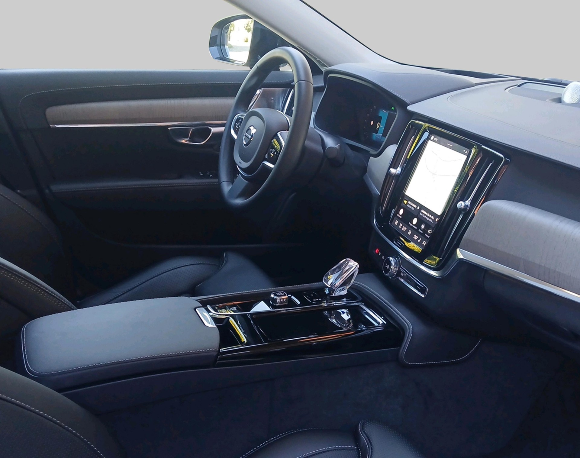 VOLVO S90 2.0 T8 TE Ultimate Dark eA-image-4