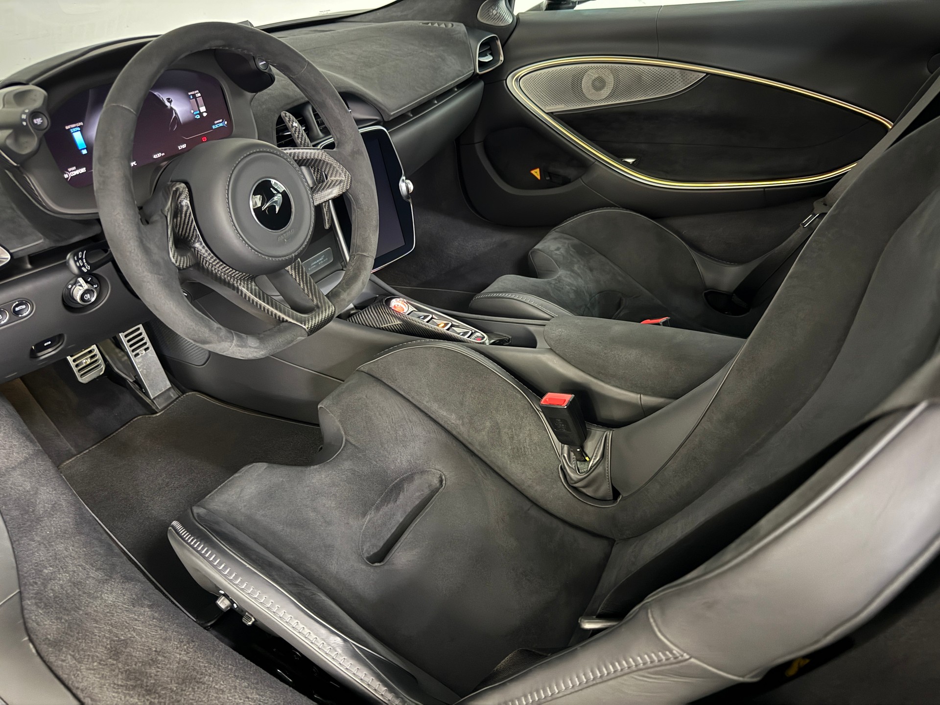 McLAREN ARTURA 3.0 V6-image-6