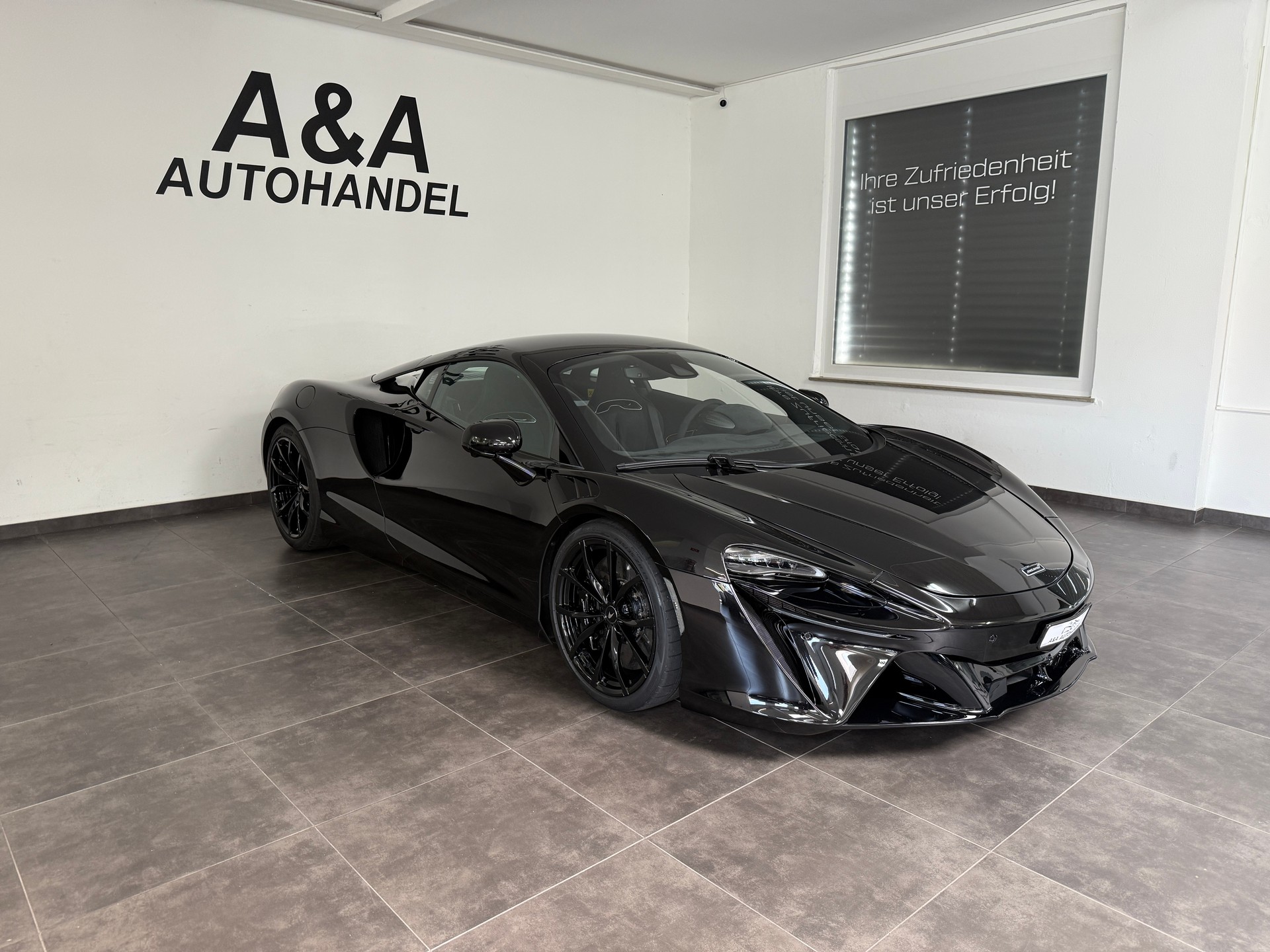 McLAREN ARTURA 3.0 V6