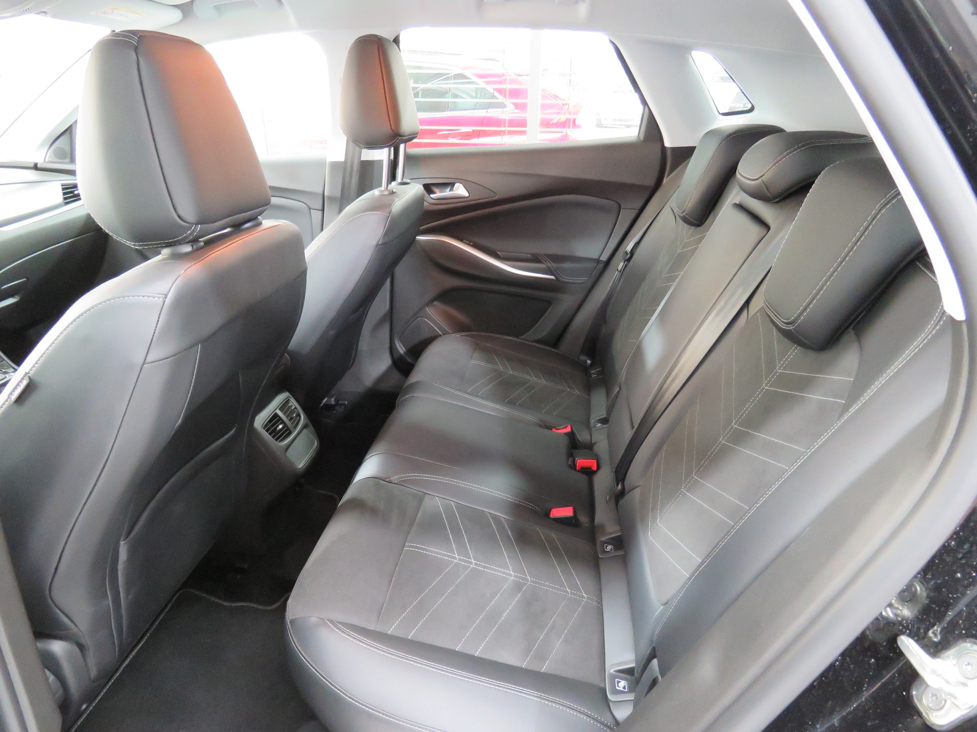 OPEL Grandland 1.2i TP Elegance Automat-image-8