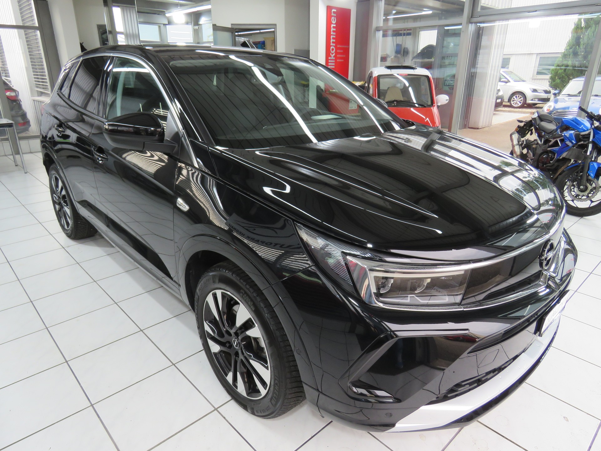 OPEL Grandland 1.2i TP Elegance Automat-image-2