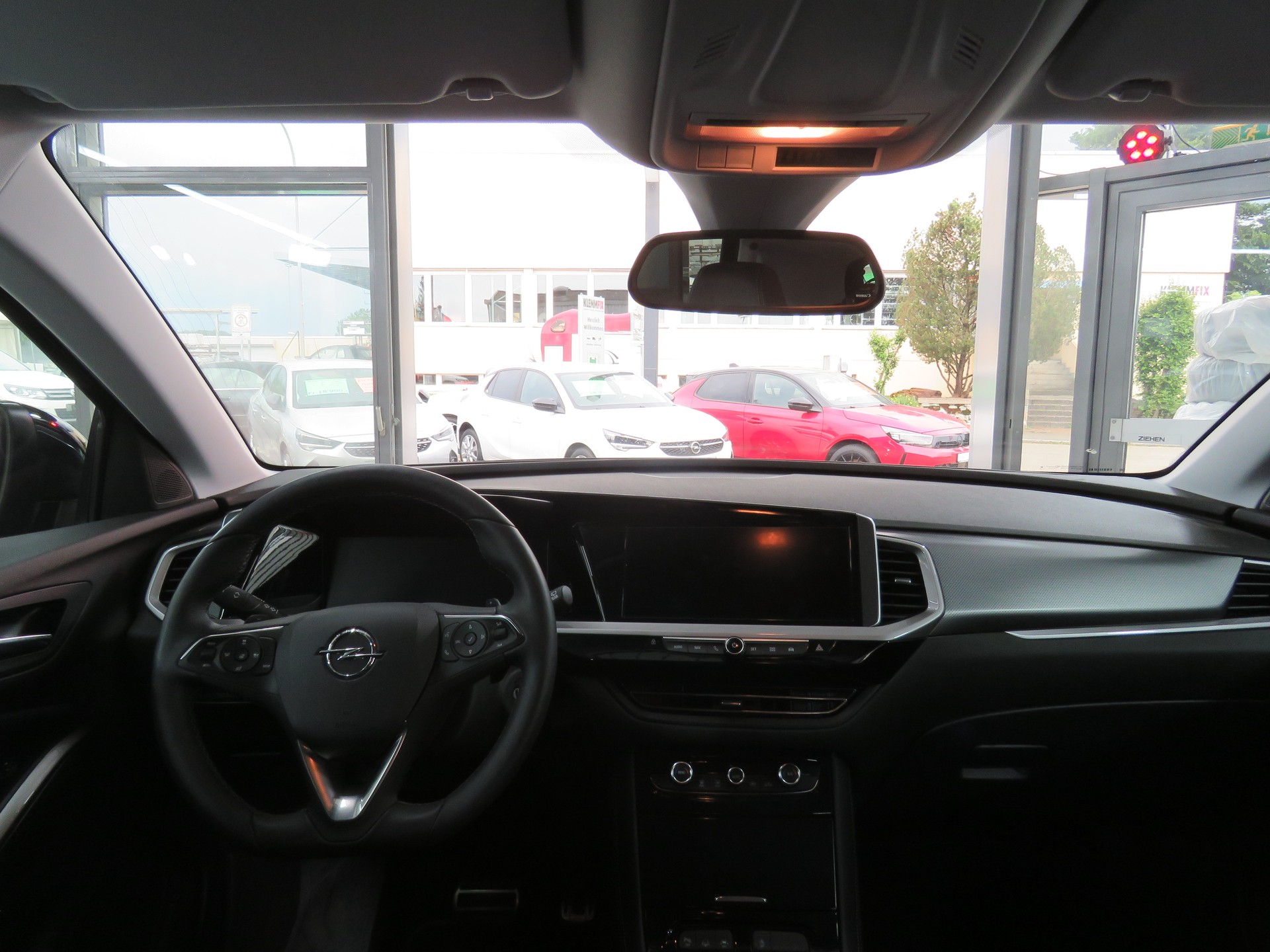 OPEL Grandland 1.2i TP Elegance Automat-image-12