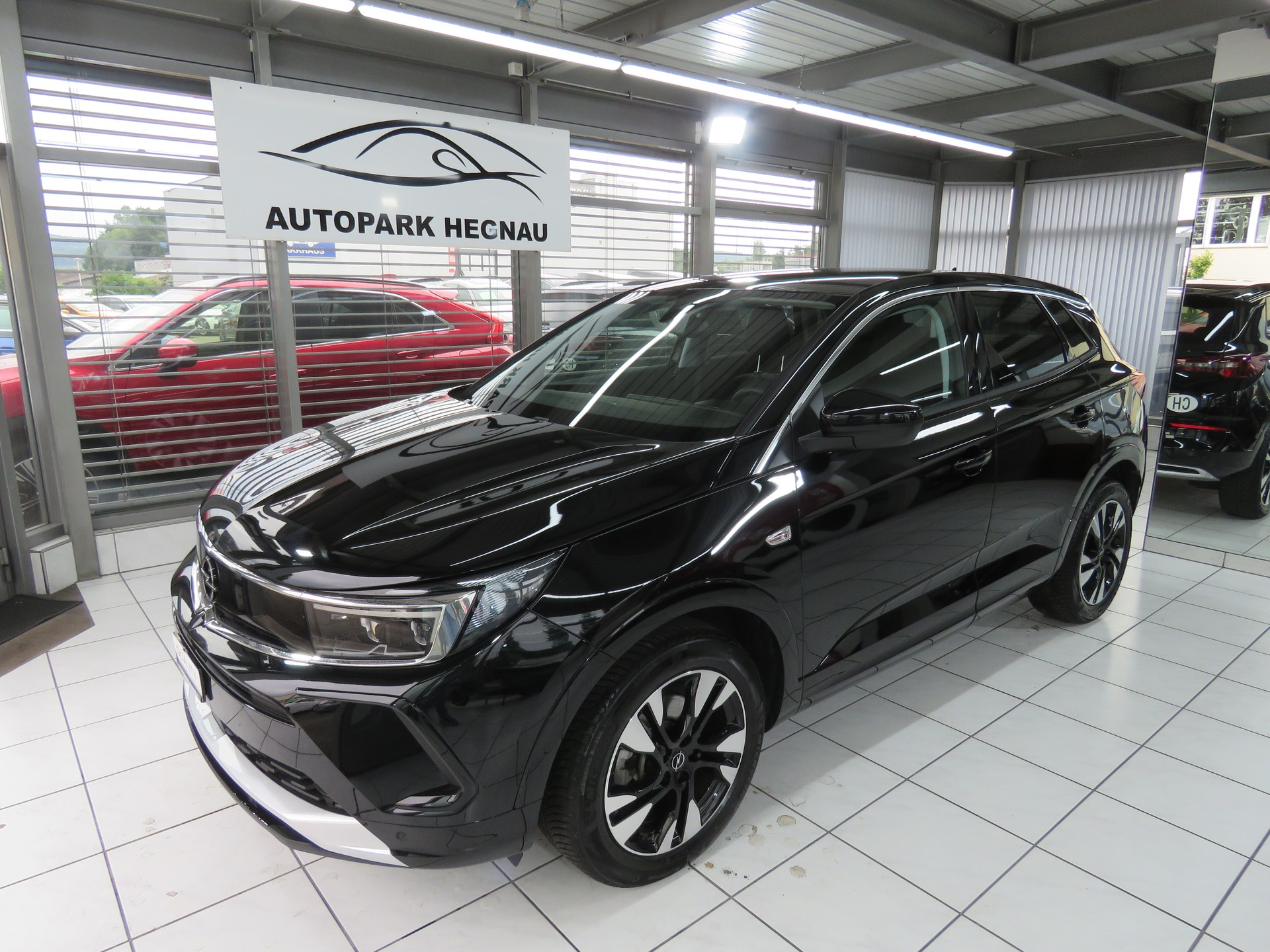 OPEL Grandland 1.2i TP Elegance Automat-image-0