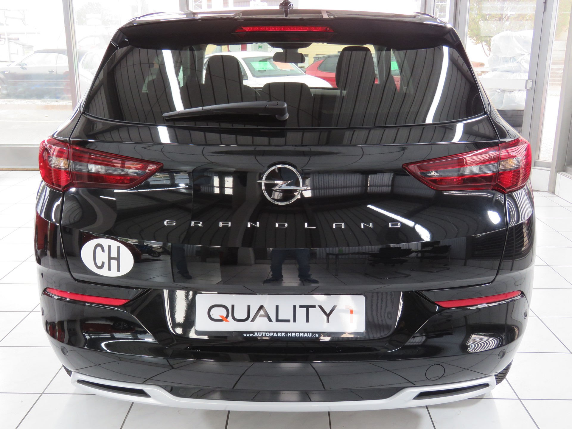 OPEL Grandland 1.2i TP Elegance Automat-image-4
