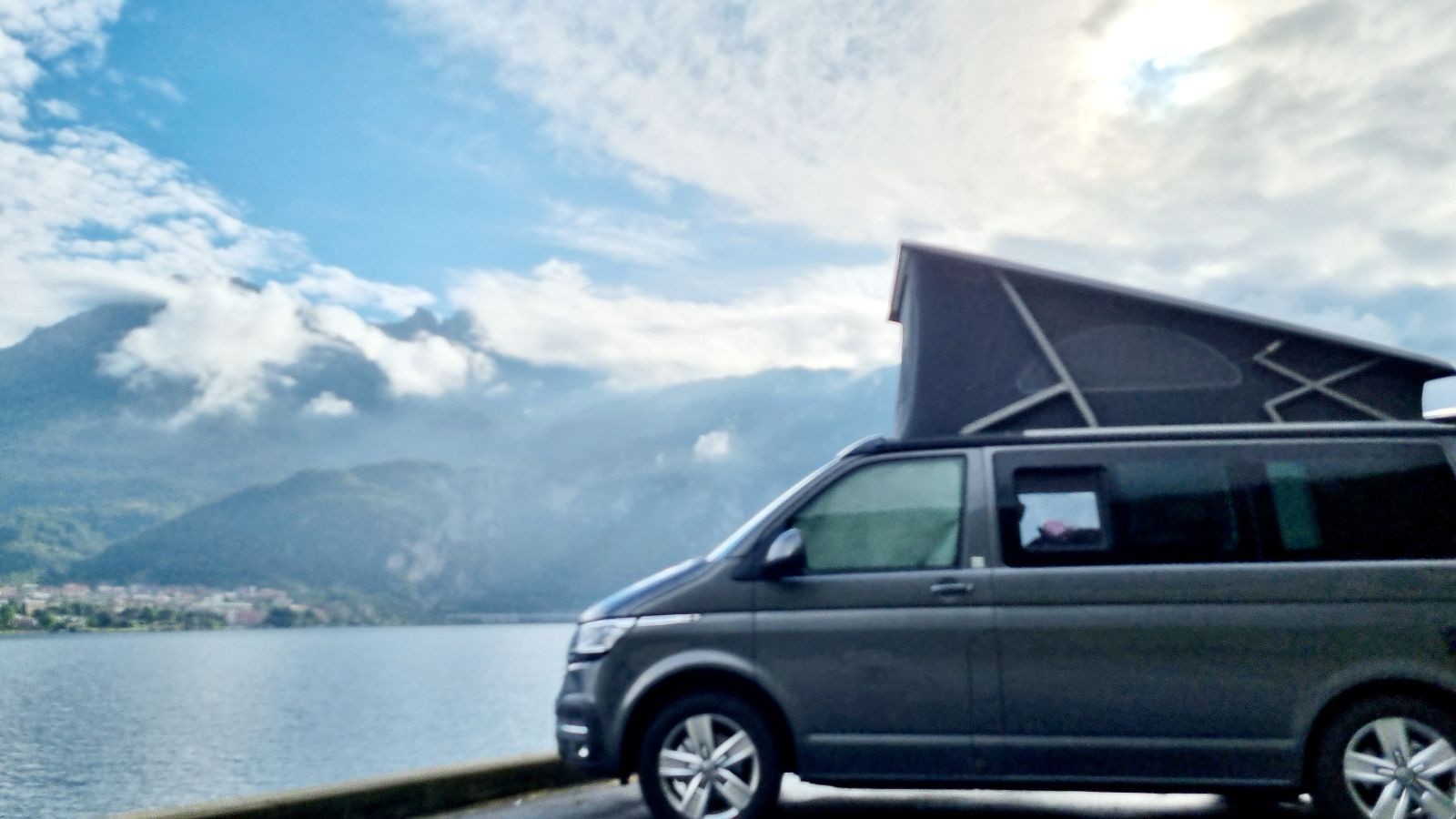 VW T6.1 California 2.0 TDI Ocean DSG-image-2