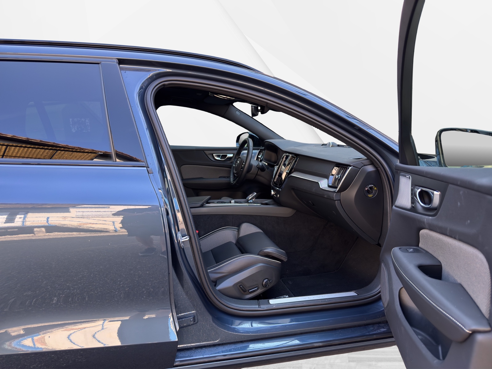 VOLVO V60 B4 Benzin Mild Hybrid Ultra Dark DCT-image-10