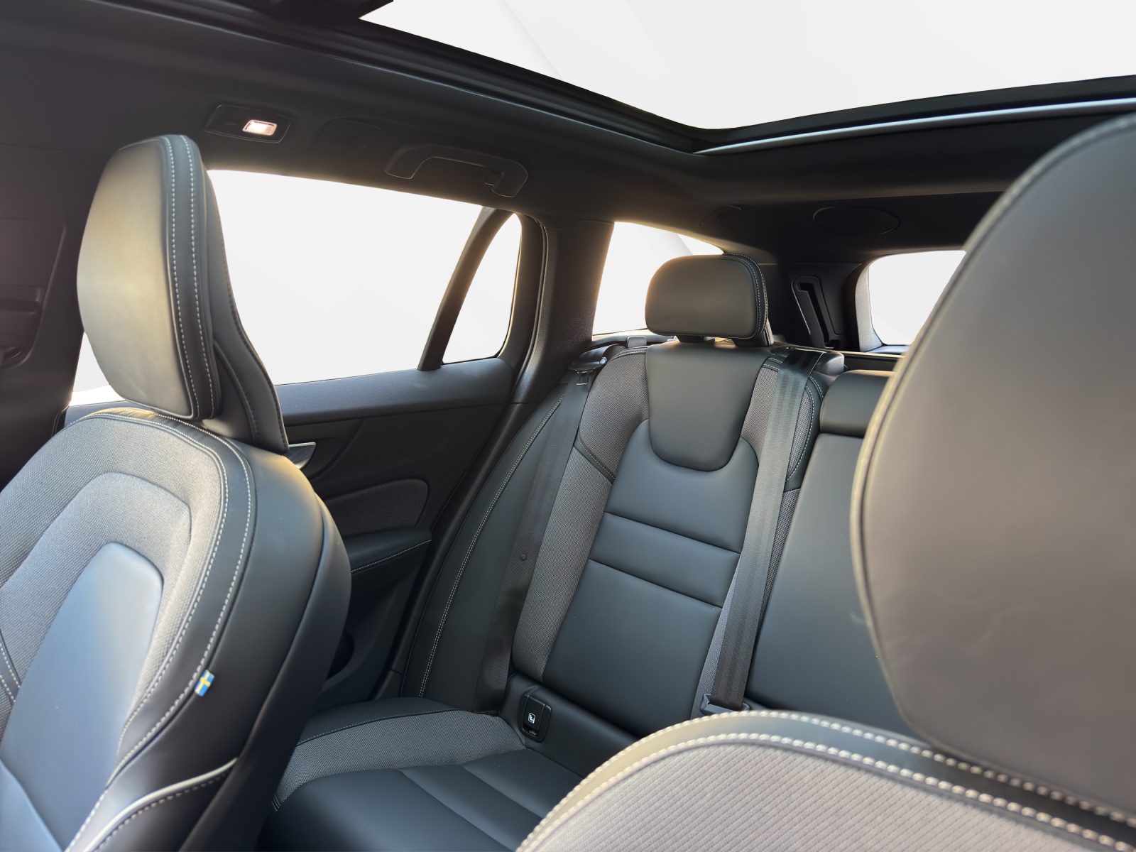 VOLVO V60 B4 Benzin Mild Hybrid Ultra Dark DCT-image-9