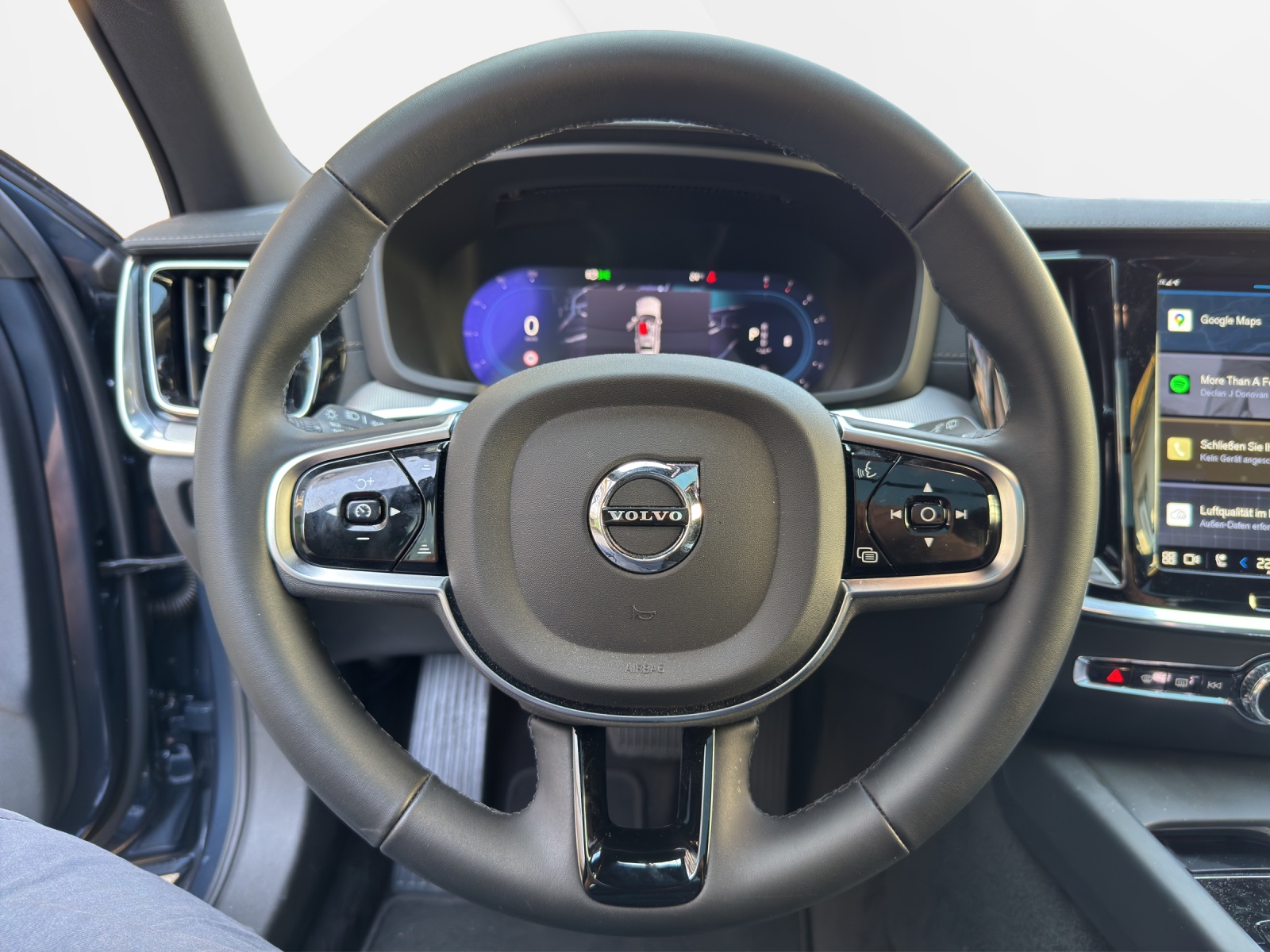 VOLVO V60 B4 Benzin Mild Hybrid Ultra Dark DCT-image-13