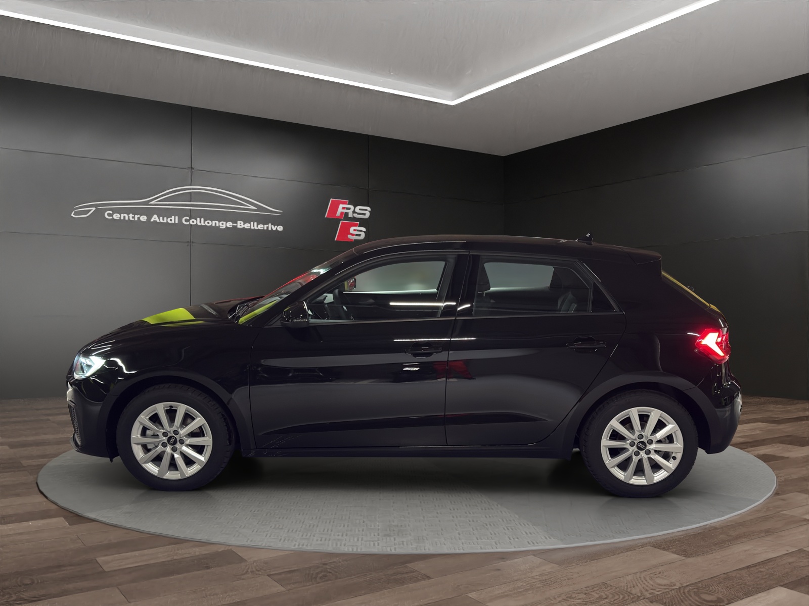 AUDI A1 Sportback 30 TFSI Attraction S-tronic-image-2
