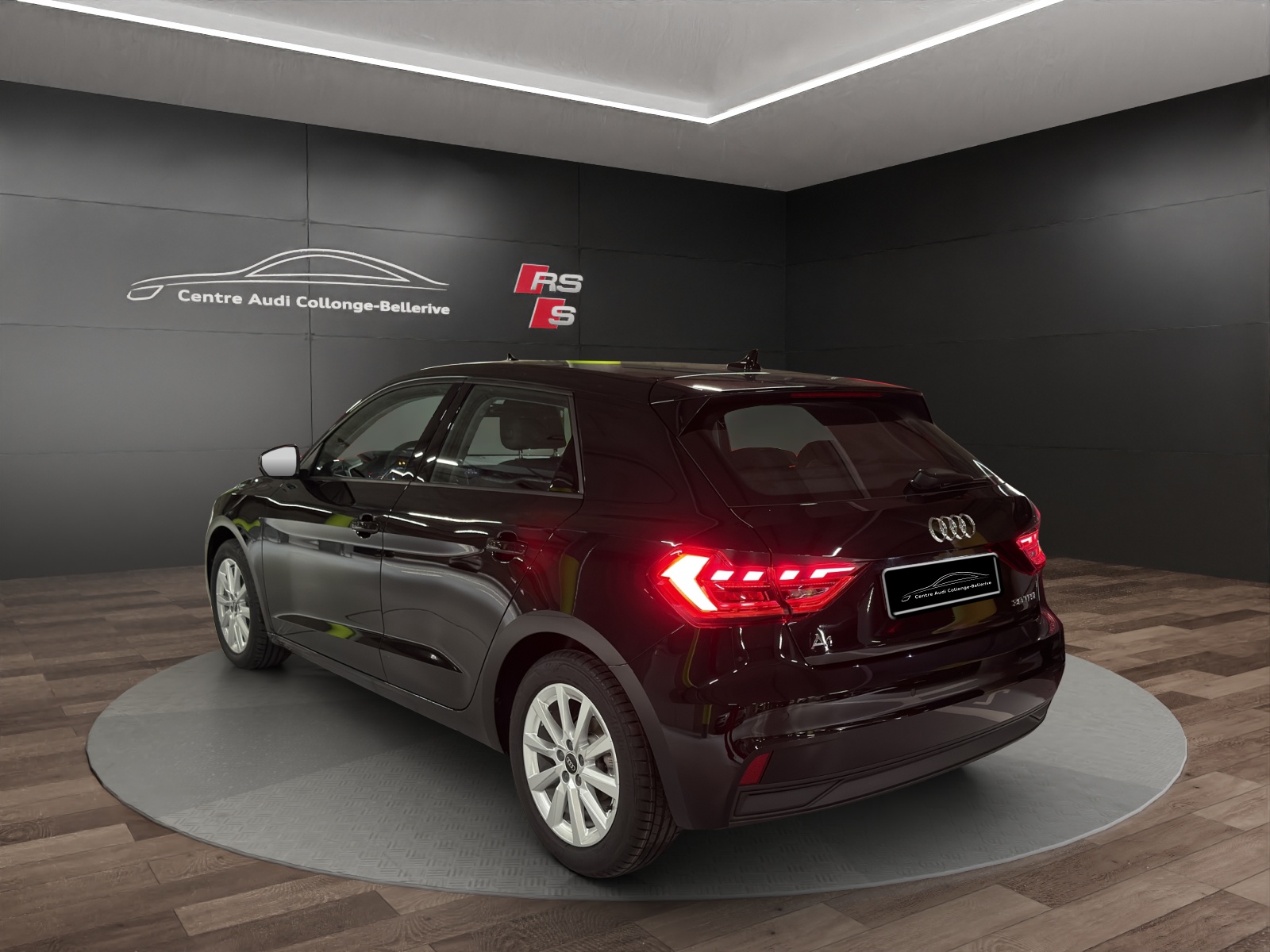 AUDI A1 Sportback 30 TFSI Attraction S-tronic-image-3