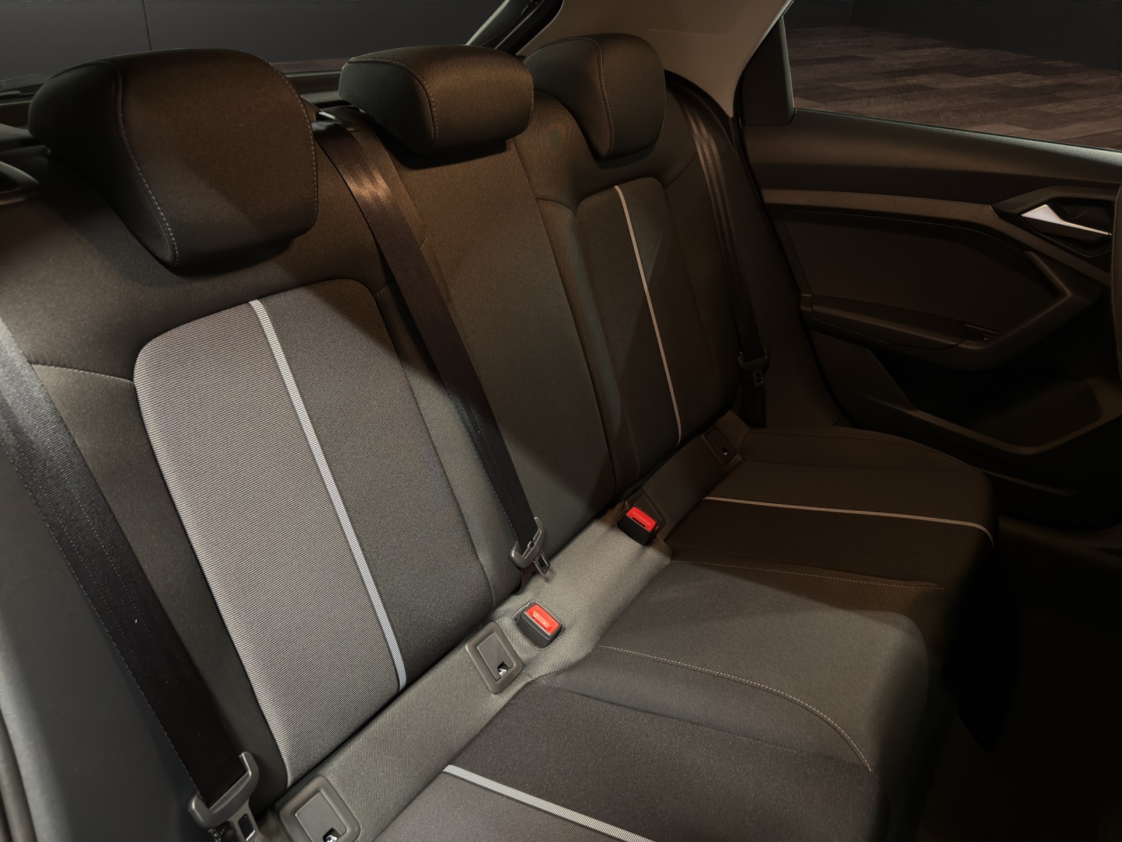 AUDI A1 Sportback 30 TFSI Attraction S-tronic-image-15