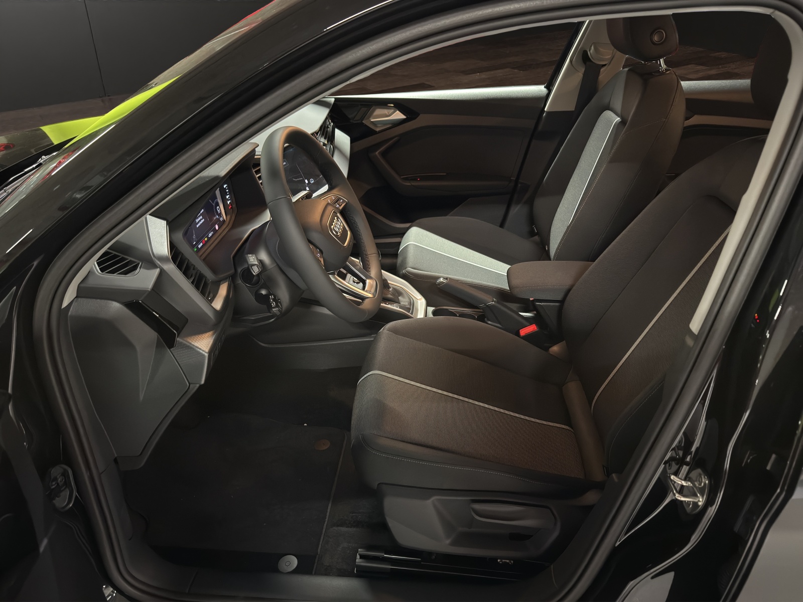 AUDI A1 Sportback 30 TFSI Attraction S-tronic-image-7